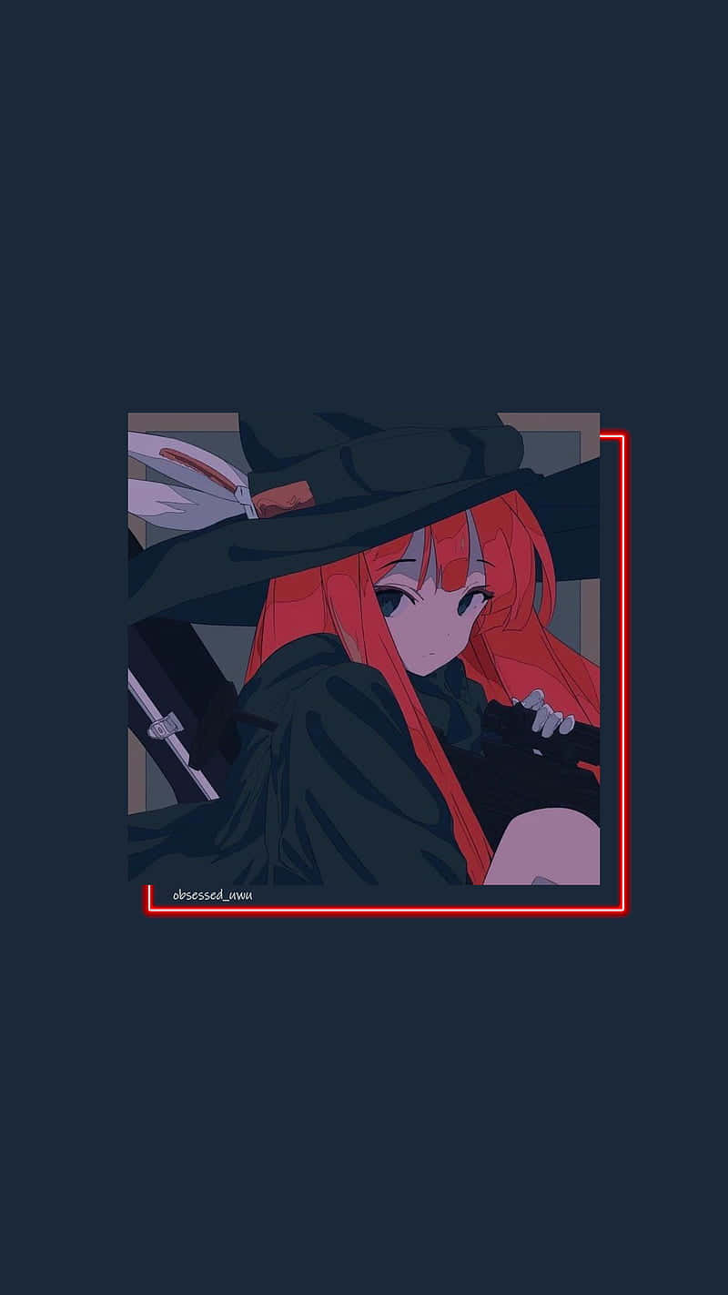 Aesthetic Anime 桌布 壁紙 — 一位紅髮動漫女巫，戴著黑色帽子和斗篷，在黑暗背景下手持一把帶有紅色霓虹框的劍。