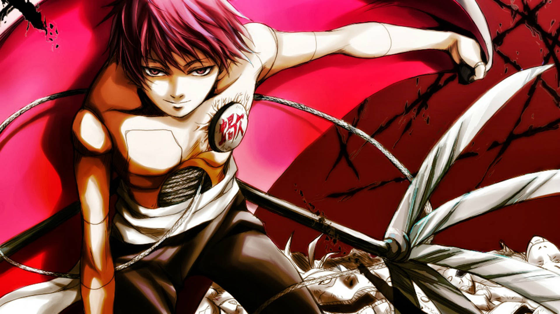 Sasori 桌布 壁紙 — 一位紅髮動漫戰士身穿白色和棕色裝備，在裂紋紅色背景前揮舞劍。