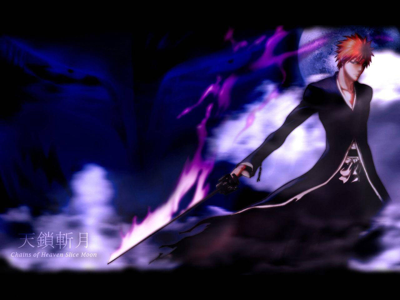Bankai 桌布 壁紙 — 一位紅髮動漫戰士身穿黑色外套，在滿月映照下的深紫藍色暴風雨中揮舞著發光的劍。