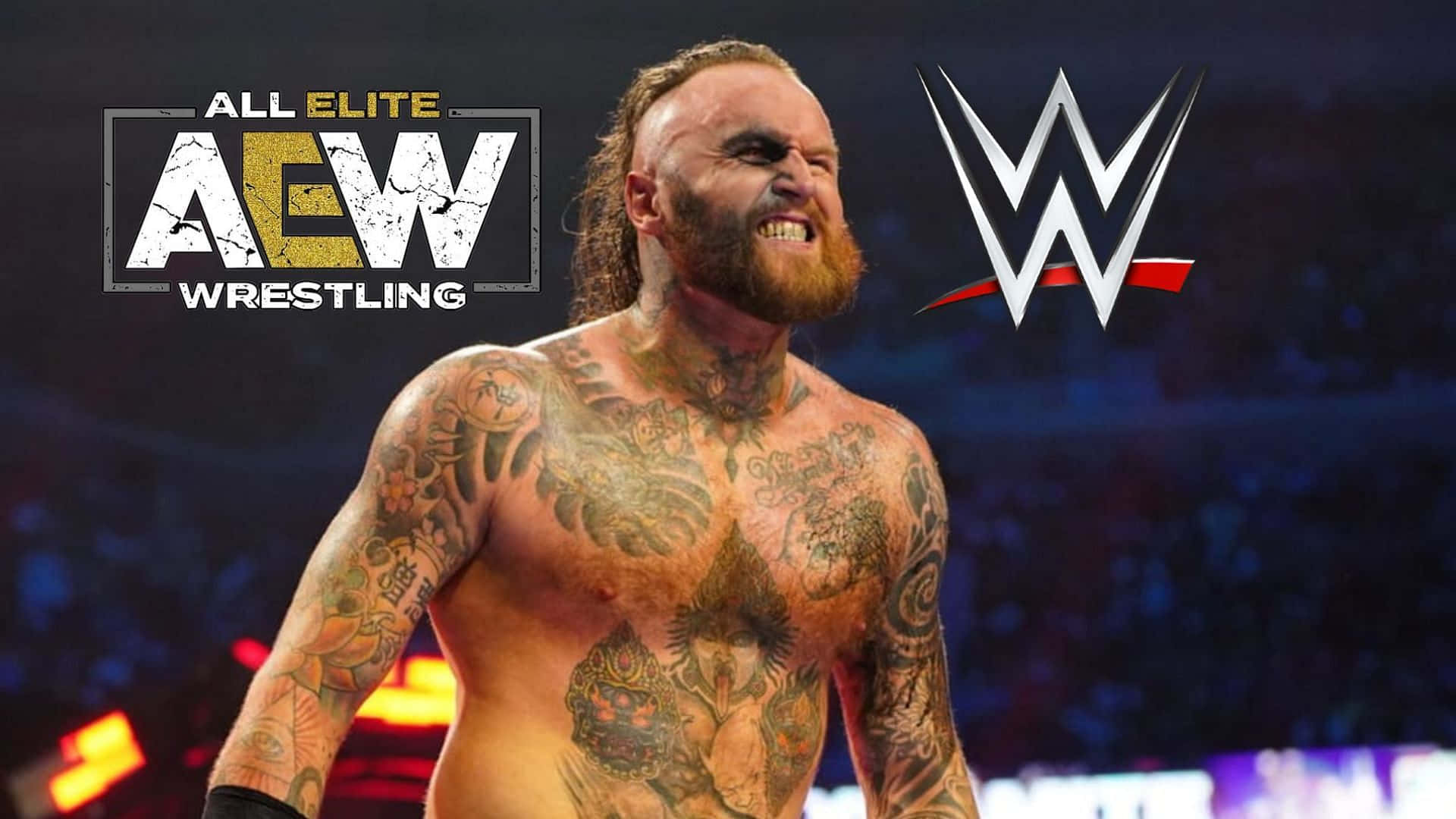 WWE 桌布 壁紙 — 一位紋身摔角手帶著兇猛表情站在摔角場地，AEW和WWE標誌清晰可見。
