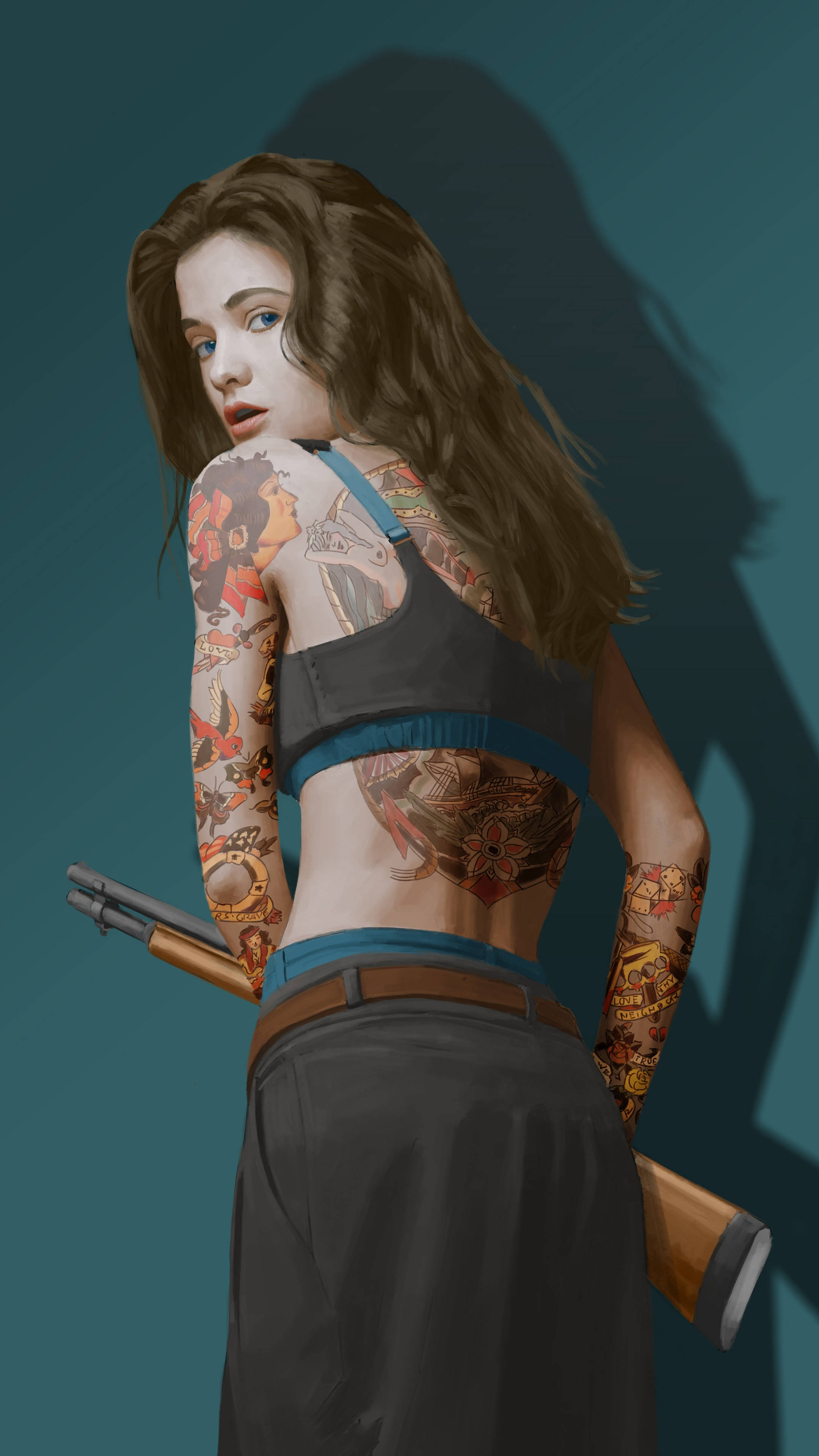 Tattoo 桌布 壁紙 — 一位紋身長髮棕髮女性轉頭越過肩膀，手持獵槍，背景為青綠色。