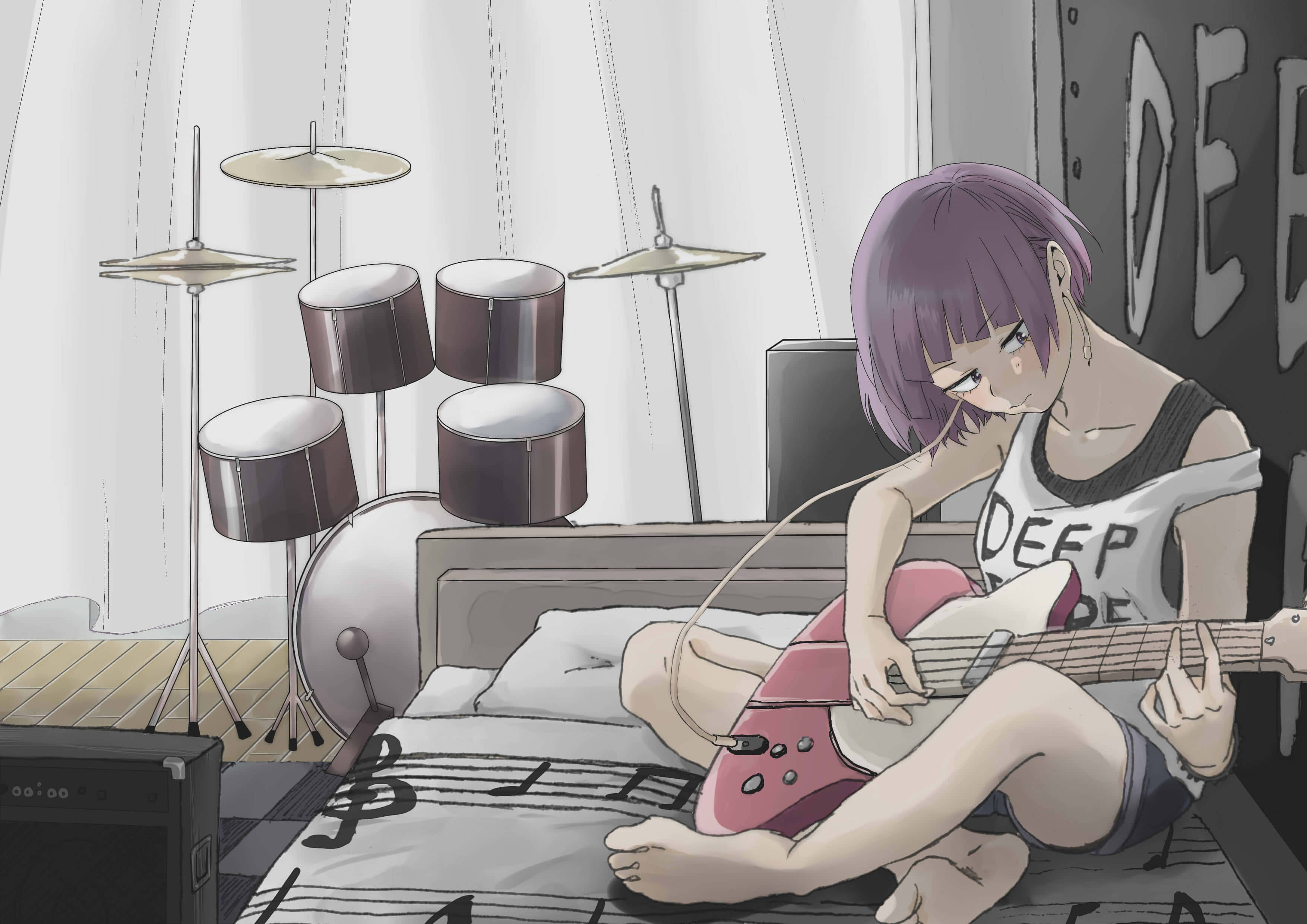 Kyoka Jiro 桌布 壁紙 — 一位紫髮動漫女孩在床上彈奏粉紅色電吉他，旁邊有樂譜，附近還有一個鼓組。