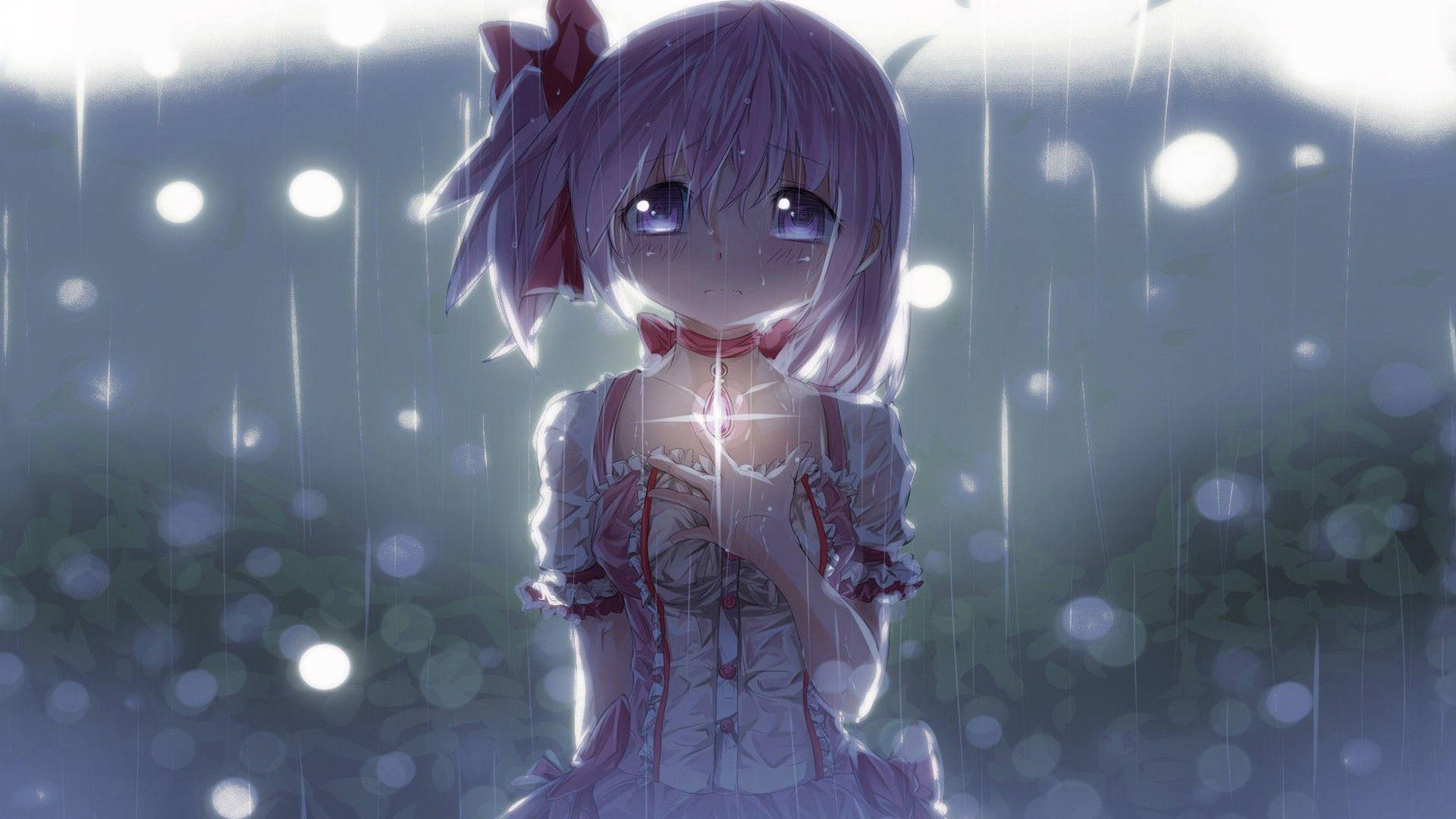 紫發動漫女孩在雨中場景中手持發光球體，帶有散景燈光。 — 4K 壁紙