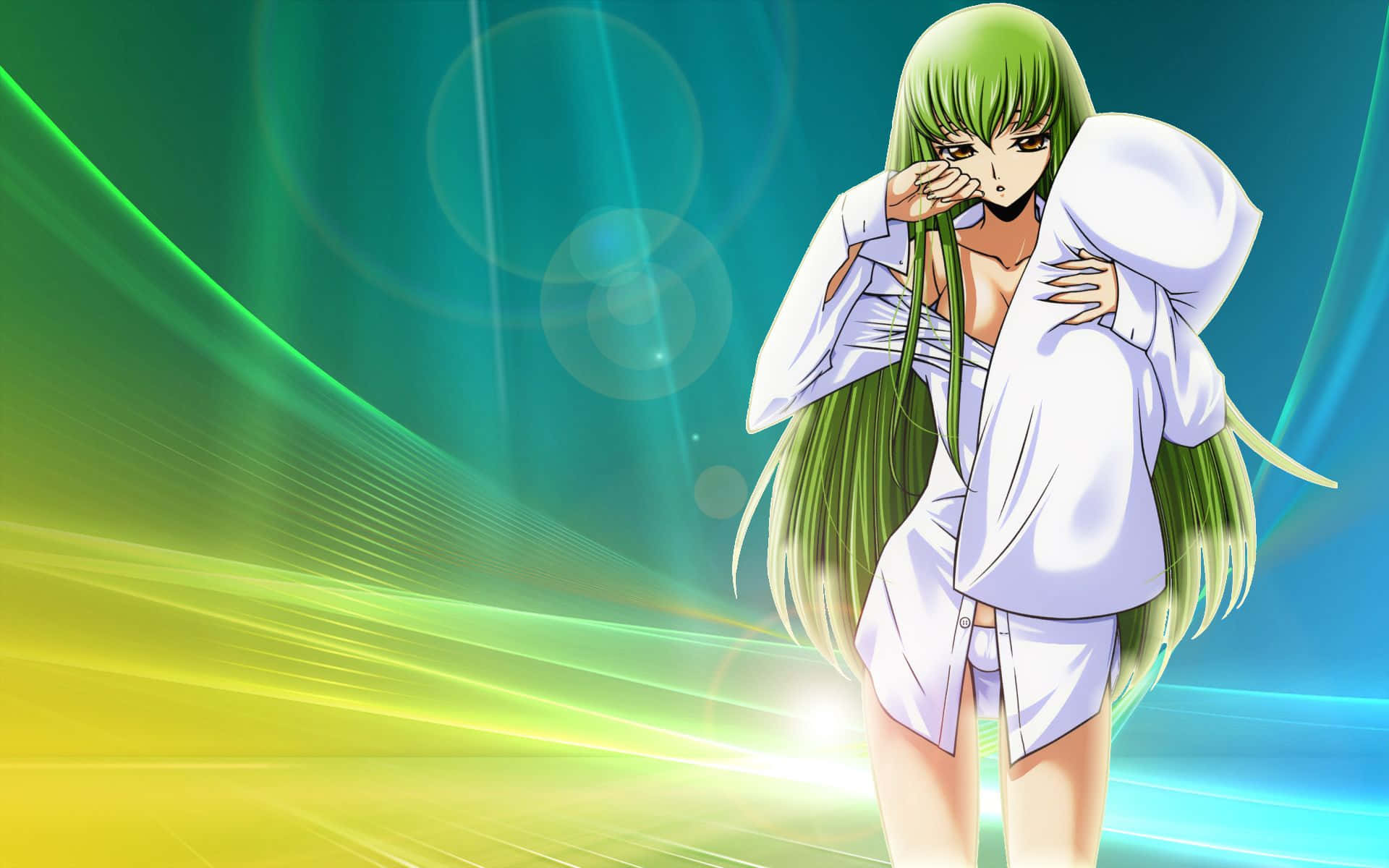 Code Geass C.c. 桌布 壁紙 — 一位綠髮動漫女孩穿著白色睡衣，在鮮豔的漸變背景前用一隻手遮住臉。