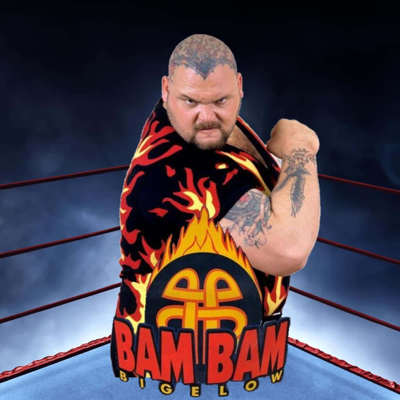 WWE 桌布 壁紙 — 一位肌肉發達、帶有刺青的摔角手在擂台上擺姿勢，身穿火焰圖案襯衫，上面有 'BAM BAM BIGELOW' 標誌。