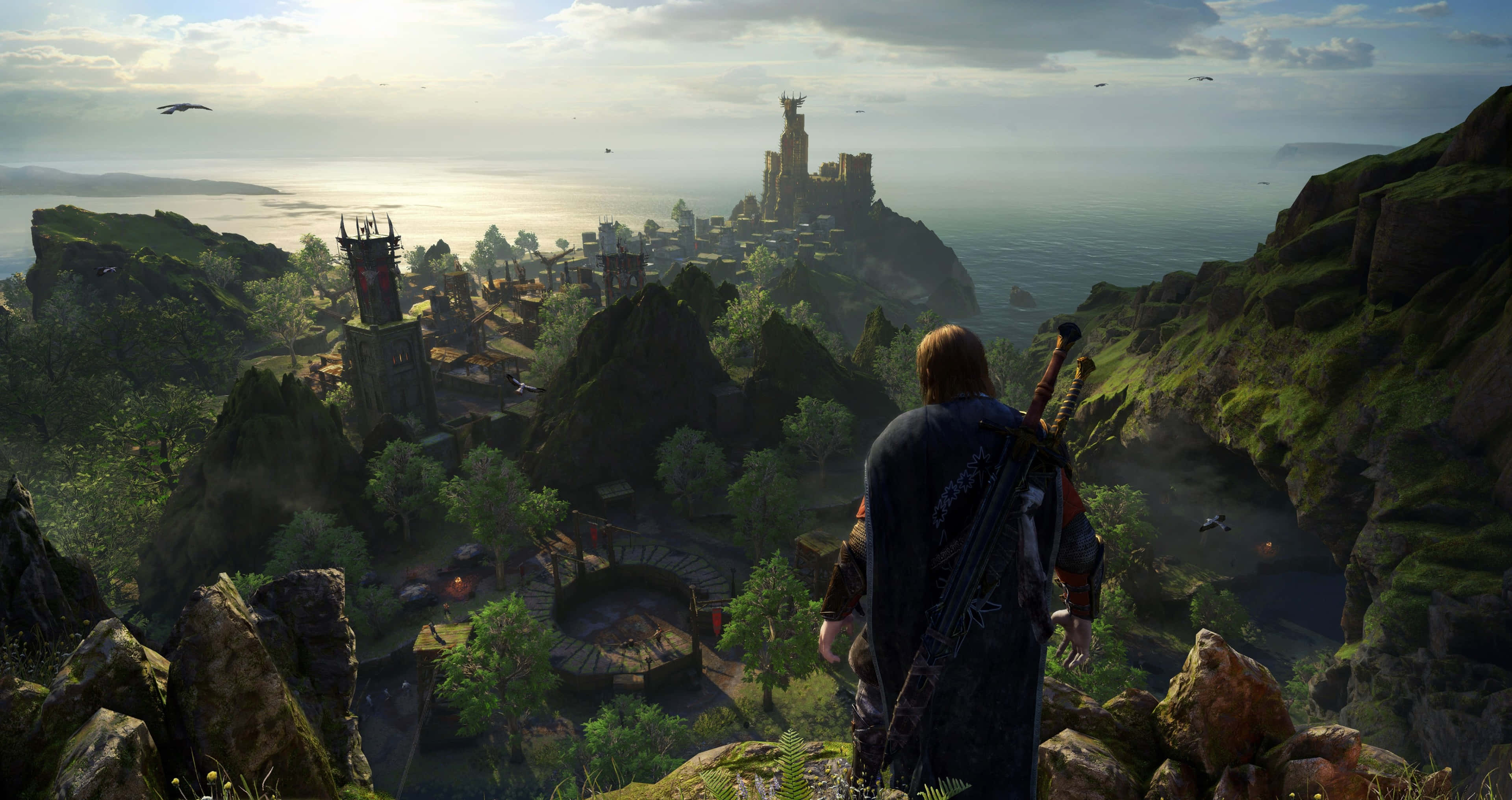 4K Shadow Of War 桌布 壁紙 — 一位背負雙劍的戰士俯瞰著日出時分隱藏在綠色懸崖間的沿海奇幻村莊。