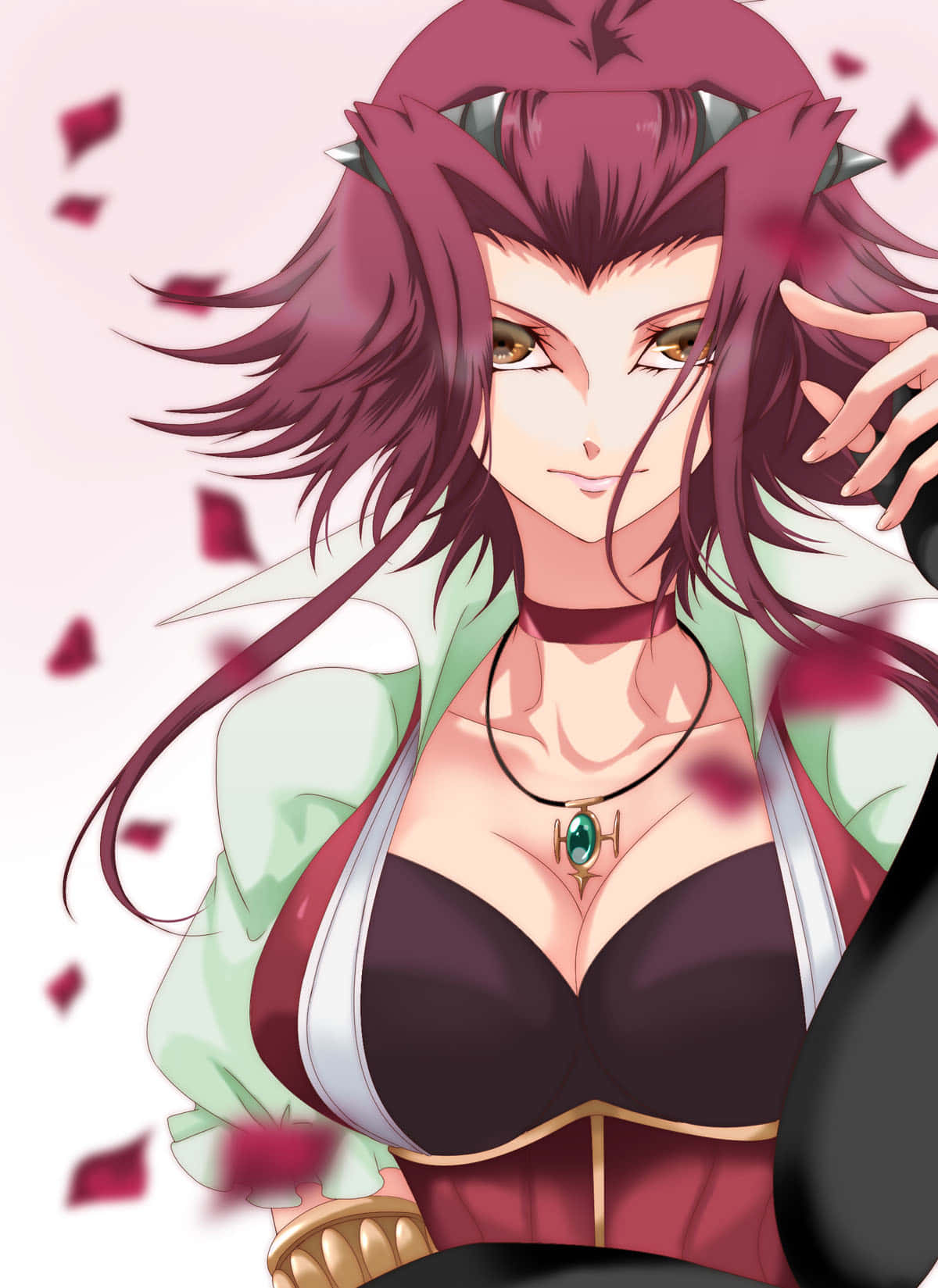 Akiza Izinski 桌布 壁紙 — 一位自信的動漫女性，擁有洋紅色頭髮和綠色眼睛，在柔和光線中微笑，玫瑰花瓣在她周圍飄落。