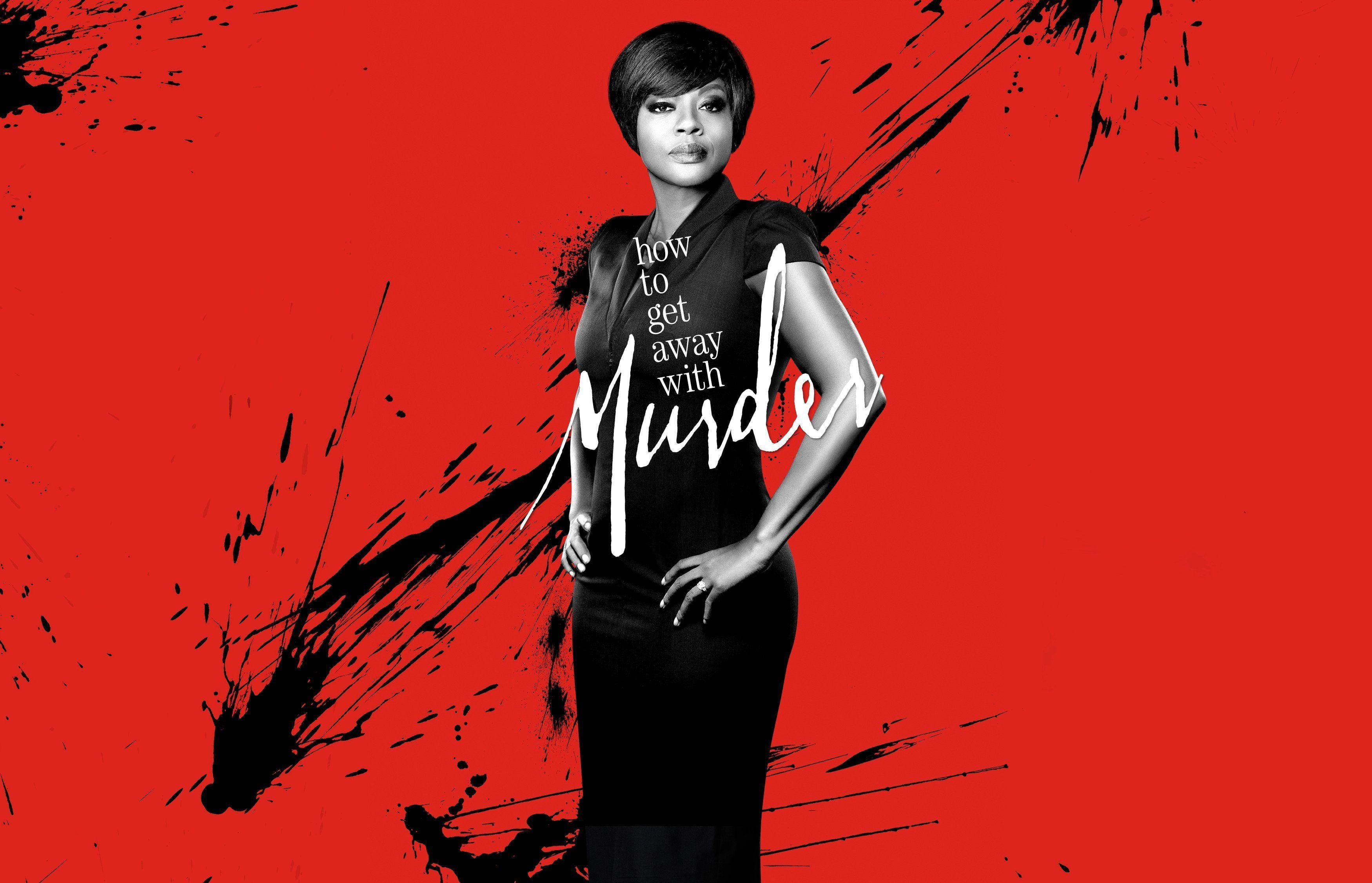 How To Get Away With Murder 桌布 壁紙 — 一位自信的黑衣女性站在大膽的紅色背景前，帶有黑色飛濺和白色字體的標題「how to get away with Murder」。