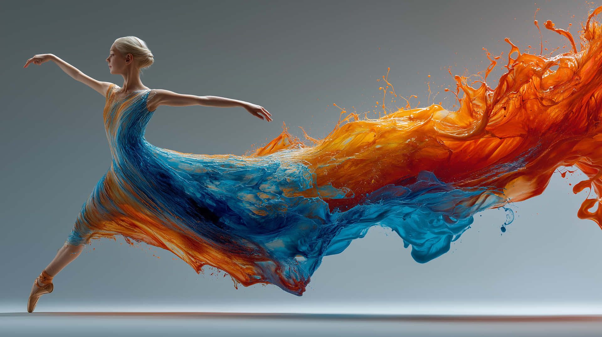 Graceful Dancer with Abstract Flowing Dress Art Design 壁紙 — 一位芭蕾舞者正在半空中跳躍，飄逸的長裙在灰色中性背景上幻化成鮮豔的藍色和橙色顏料飛濺。