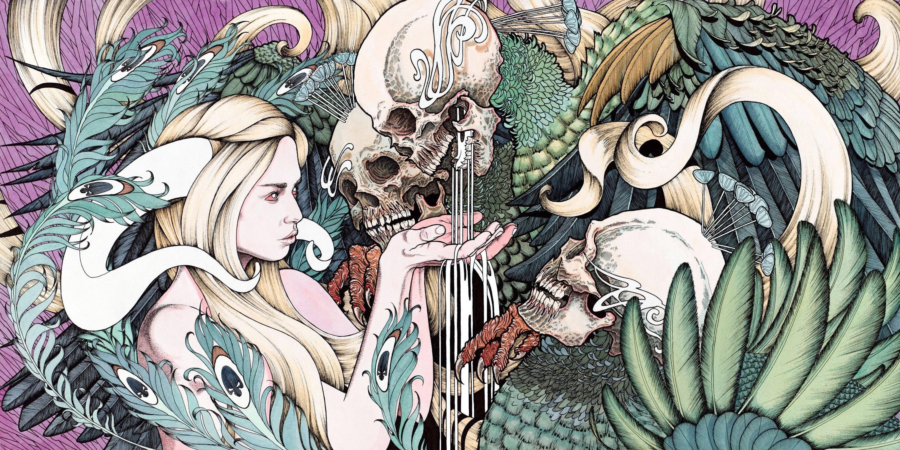 Skeleton Love 桌布 壁紙 — 一位蒼白的金髮長髮女性手持頭骨，華麗的羽毛生物在她周圍盤旋，構成超現實、陰暗而奇異的畫面。