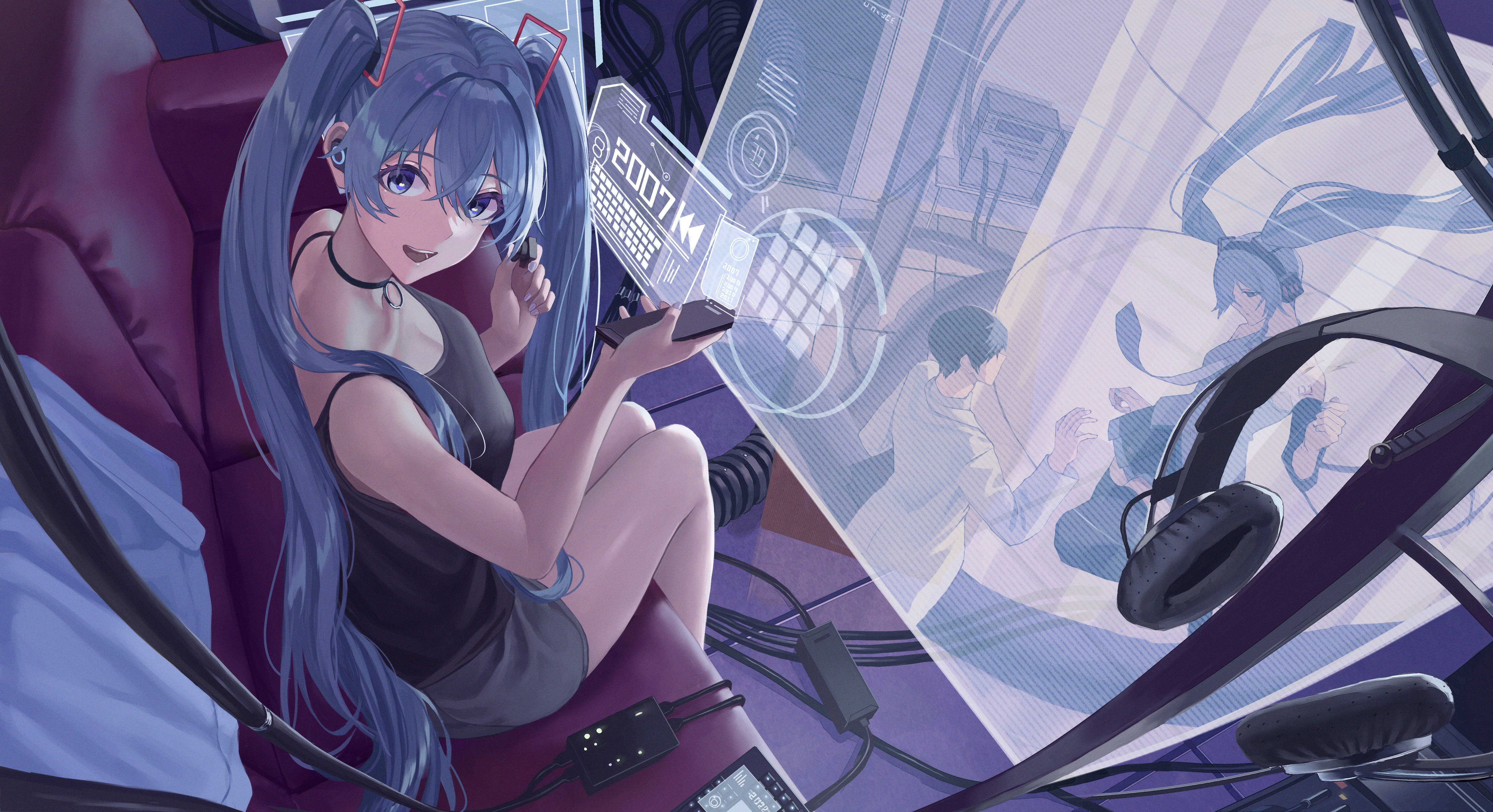 Vocaloid 桌布 壁紙 — 一位藍髮動漫女孩坐在電競椅上，手持控制器，附近有全息介面和耳機。