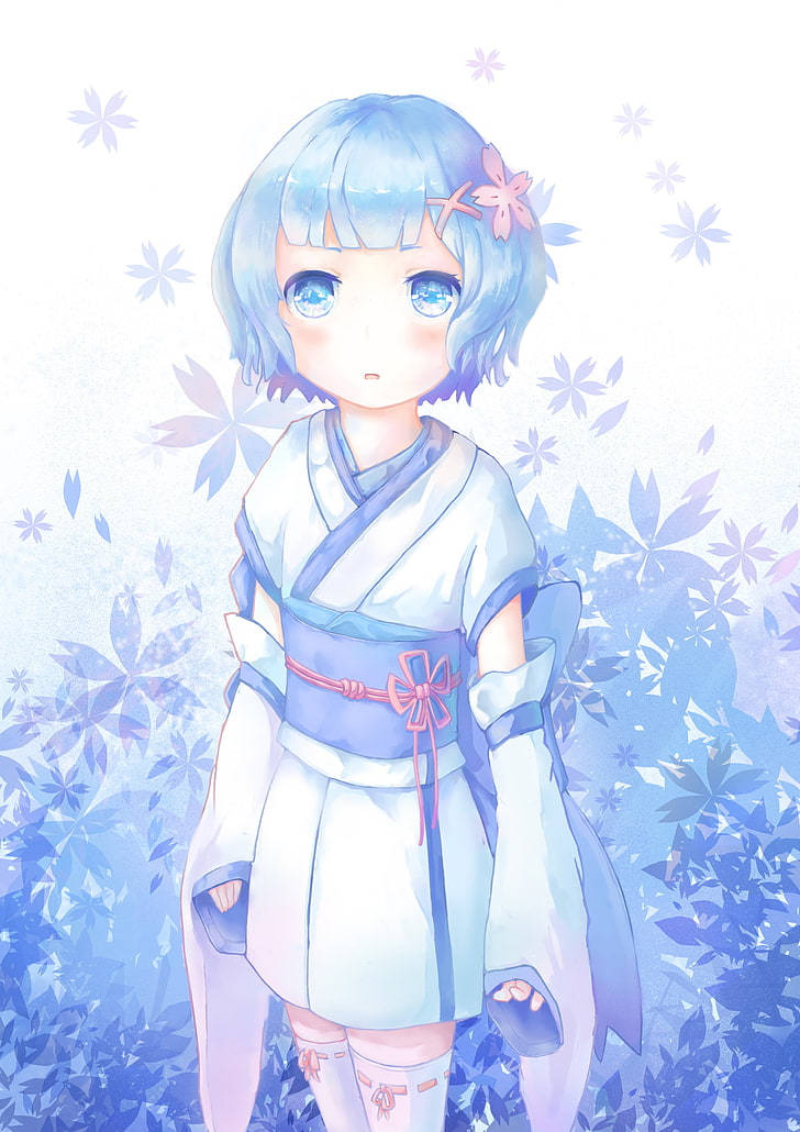 動漫女孩 桌布 壁紙 — 一位藍髮動漫少女身穿淺藍色和服，站在柔和的天空下，置身於飄落的櫻花之中。
