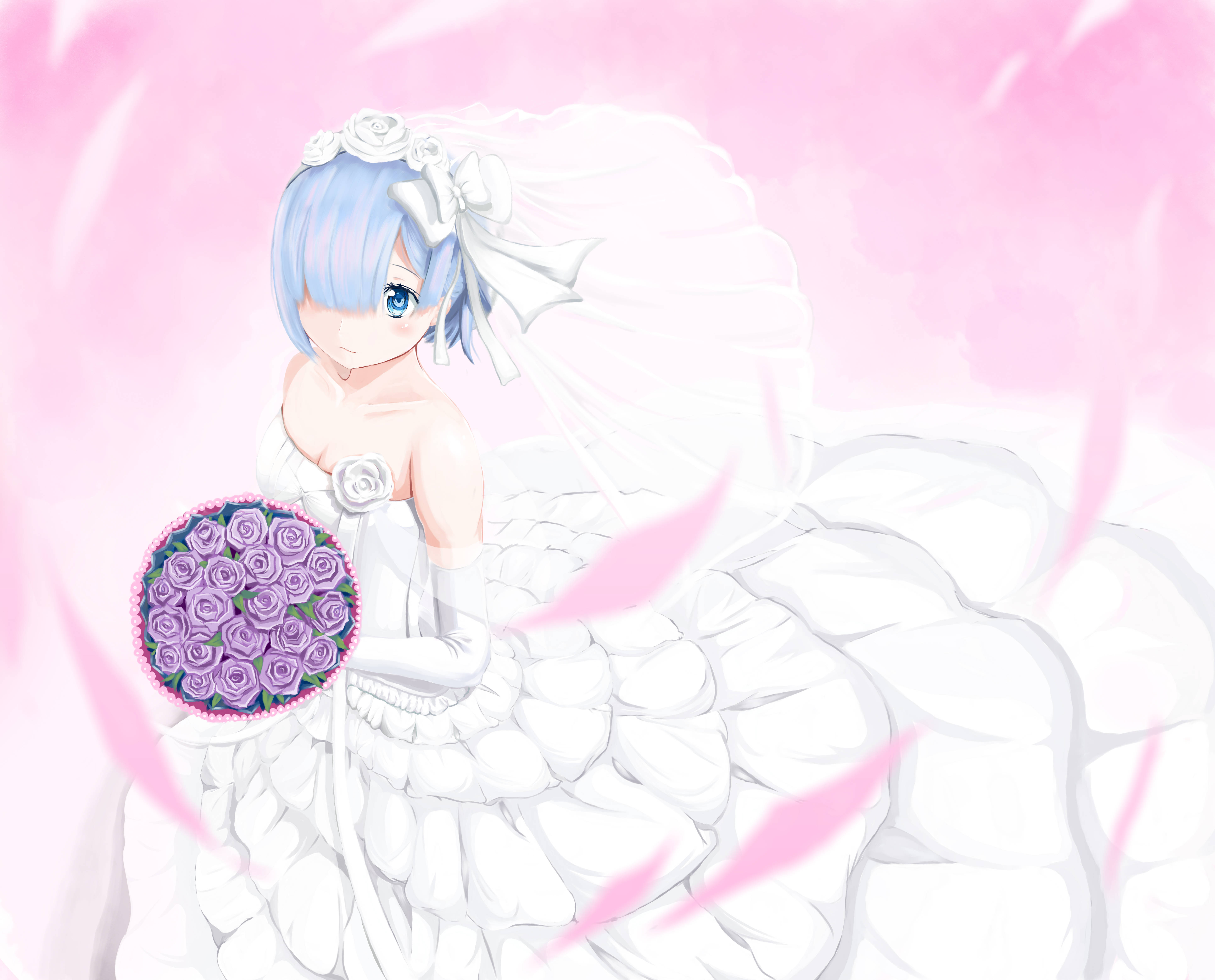 動漫 4K 桌布 壁紙 — 一位藍髮動漫新娘穿著白色婚紗，在柔和的粉紅色背景中手持一束紫色玫瑰。