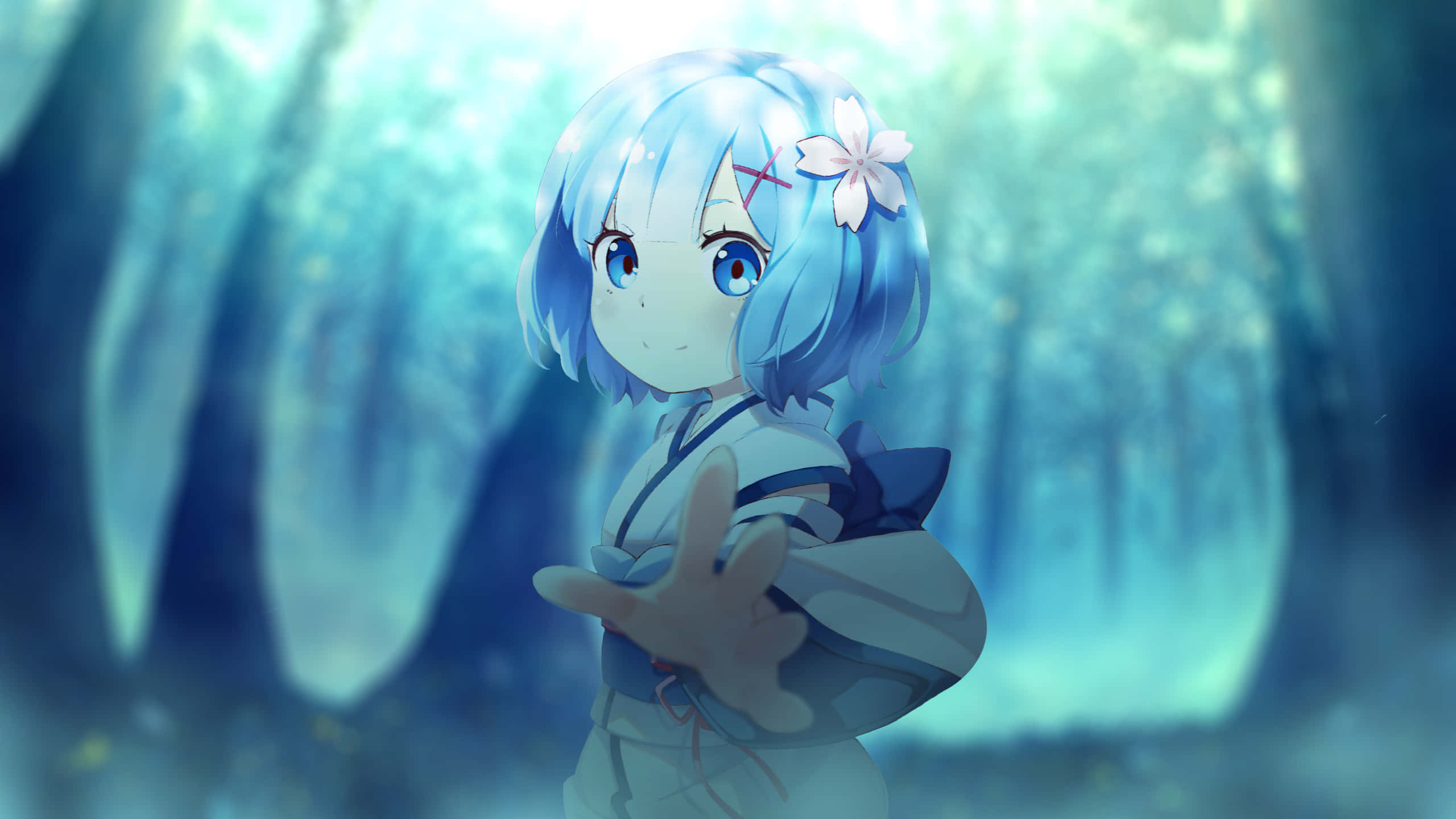 2560x1440 動態圖片 桌布 壁紙 — 一位藍髮的動漫女孩，頭髮上插著櫻花，站在迷霧森林中，溫柔地伸出手。