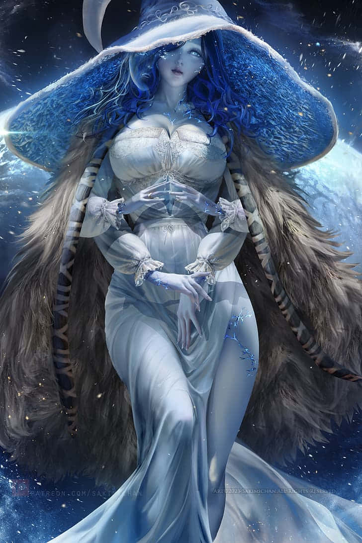 艾爾登法環 桌布 壁紙 — 一位藍髮神秘女子，戴著寬邊帽，身穿飄逸長袍，站在星光璀璨的宇宙背景中，周圍有發光的粒子。