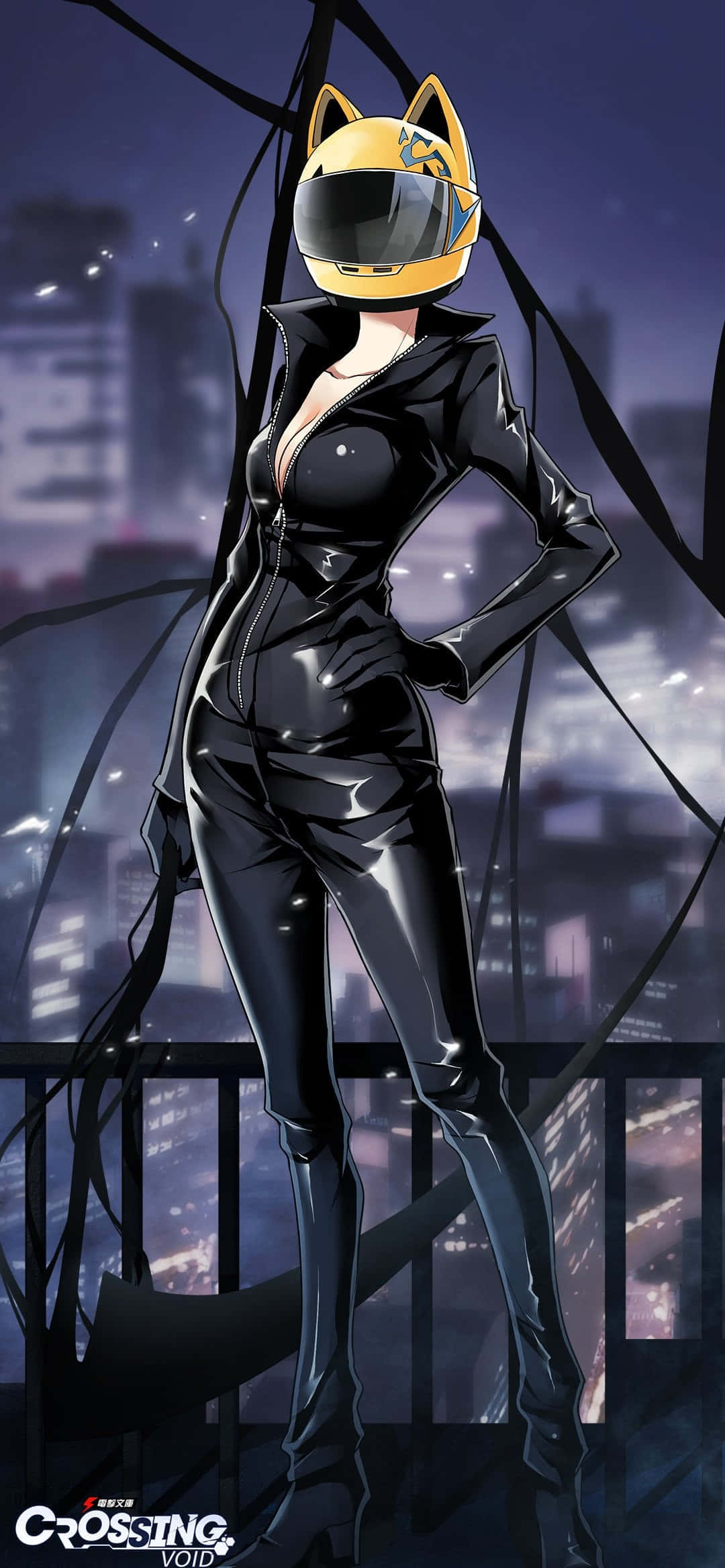 Celty Sturluson 桌布 壁紙 — 一位貓耳賽車手穿著黑色光澤套裝，自信地站在城市屋頂上，夜晚霓虹燈在下方閃爍。
