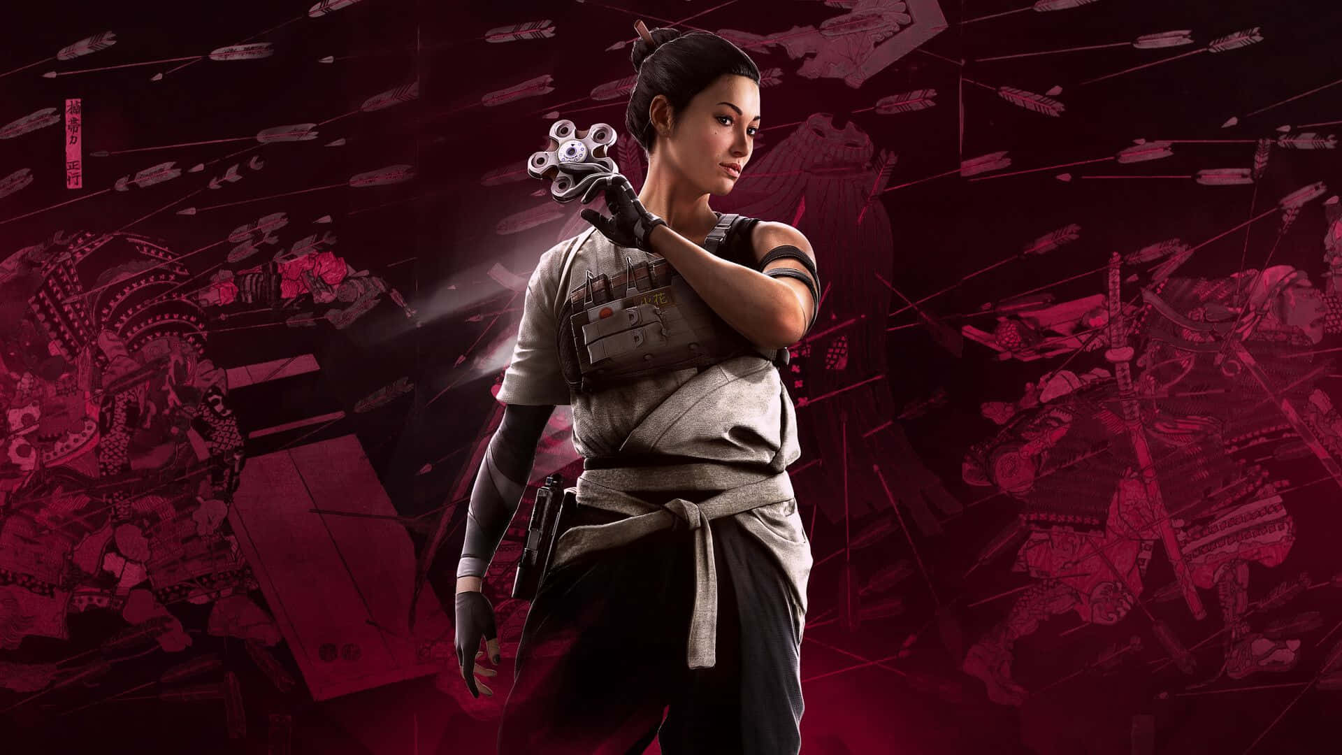 Hibana R6 桌布 壁紙 — 一位身穿戰術裝備的堅定女戰士，在充滿武士圖像的深紅色背景前手持未來武器。