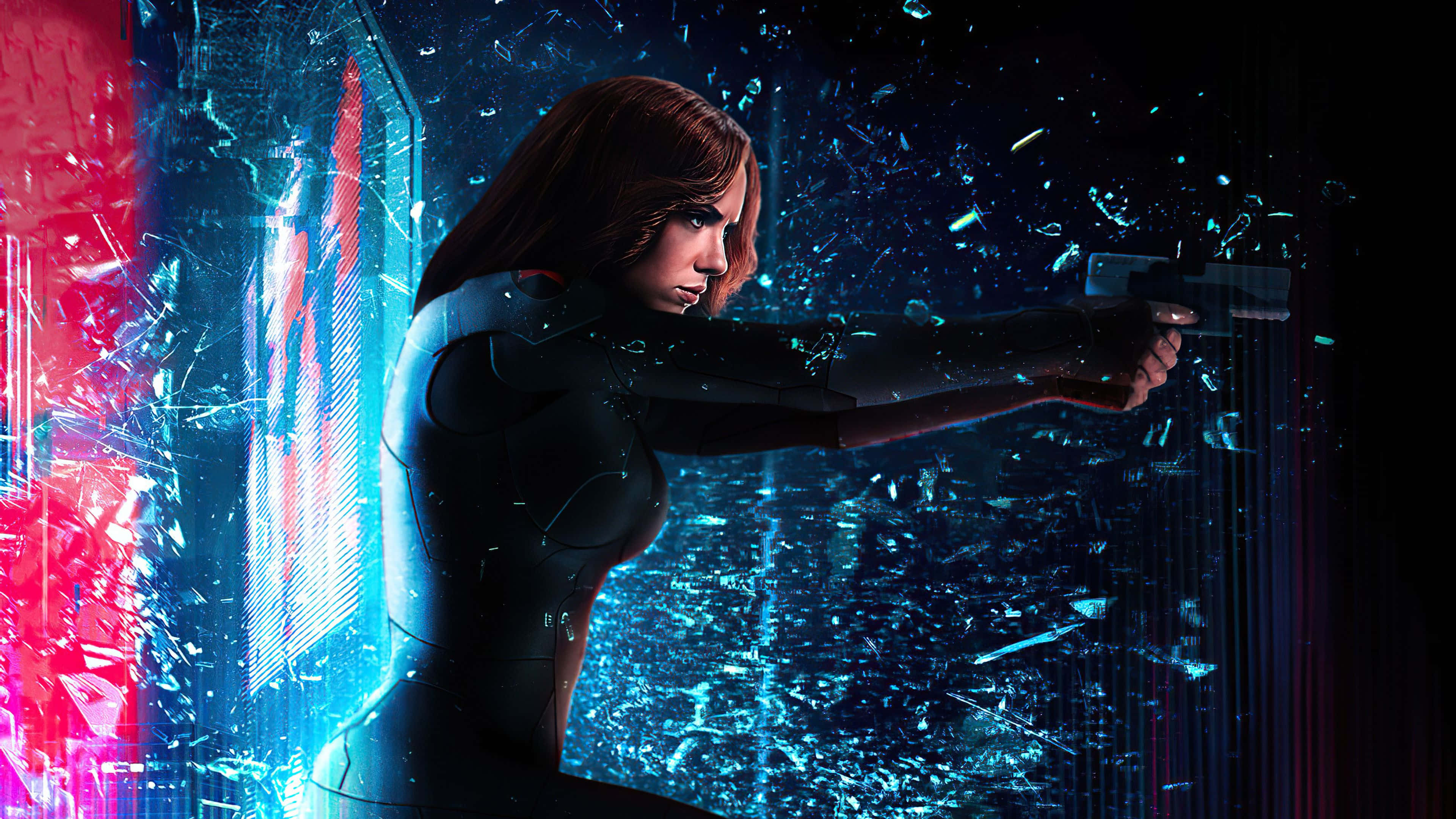 Natasha Romanoff 桌布 壁紙 — 一位身穿時尚黑色西裝的女性在霓虹燈照亮的賽博朋克小巷中開槍，碎玻璃在她周圍飛舞。