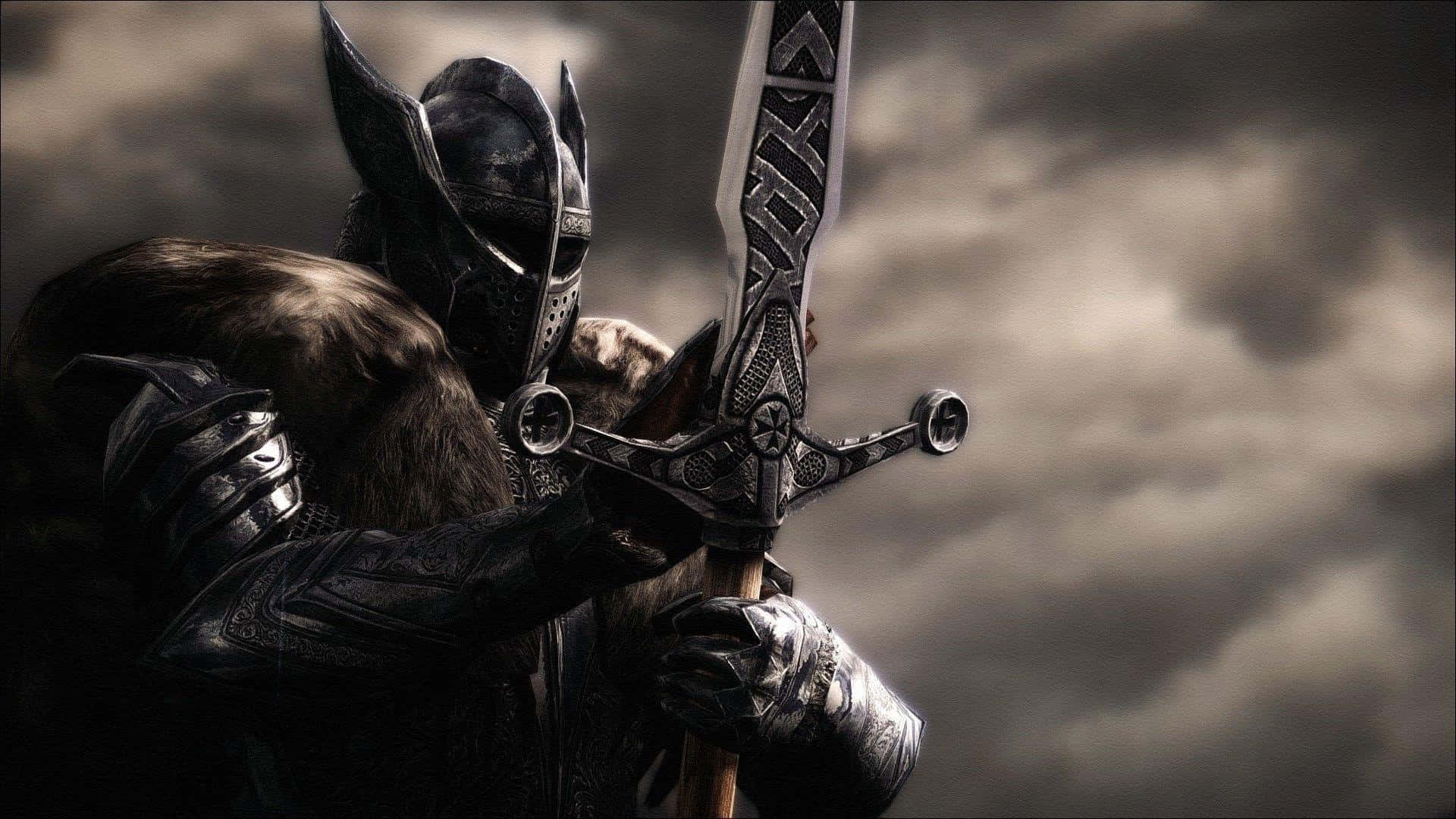 The Elder Scrolls V Skyrim 桌布 壁紙 — 一位身穿暗色盔甲、戴著華麗頭盔的騎士，在暴風雨灰濛濛的天空下緊握著一把精雕細琢的劍。