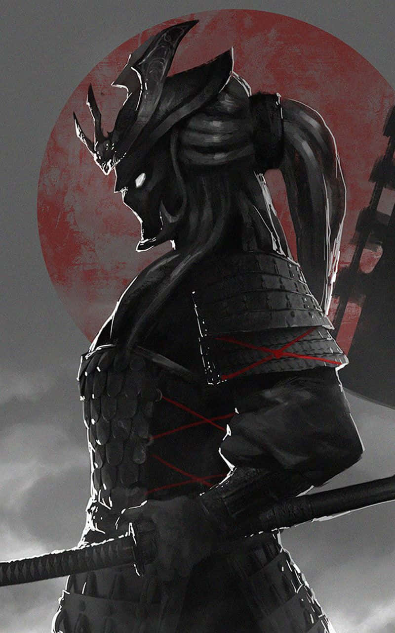 Samurai Art 桌布 壁紙 — 一位身穿暗色盔甲的武士戰士在血紅滿月背景下以側面輪廓站立，搭配戲劇性燈光。