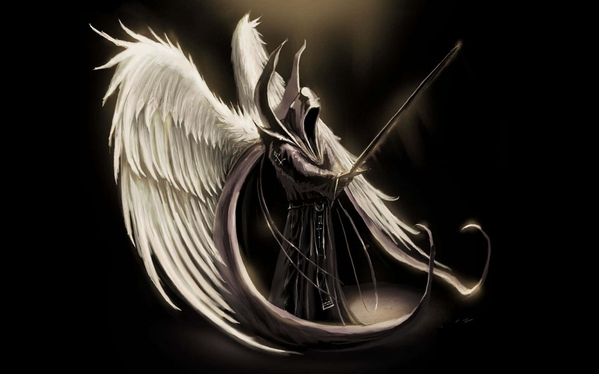 angels 桌布 壁紙 — 一位身穿深色長袍、擁有白色翅膀和帶角頭盔的天使，在黑色背景中揮舞著一把發光的劍。
