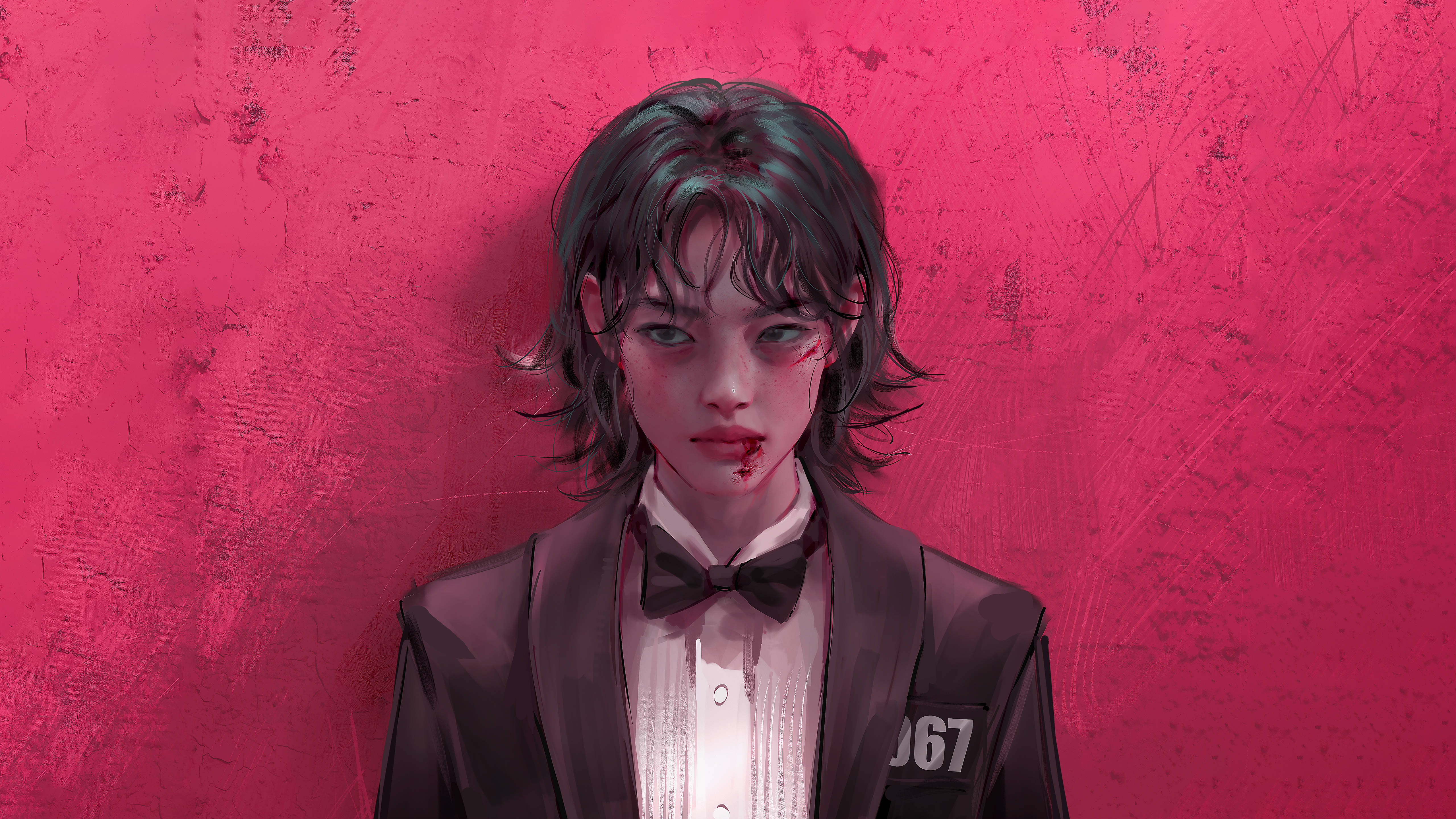 game 桌布 壁紙 — 一位身穿燕尾服、臉上帶血的年輕人站在有紋理的粉紅色牆前。
