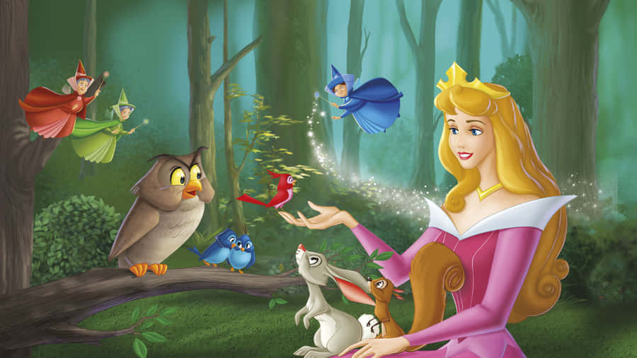 sleeping beauty 桌布 壁紙 — 一位身穿粉紅色長裙的公主在神秘森林中與林地動物和仙子溫柔互動。