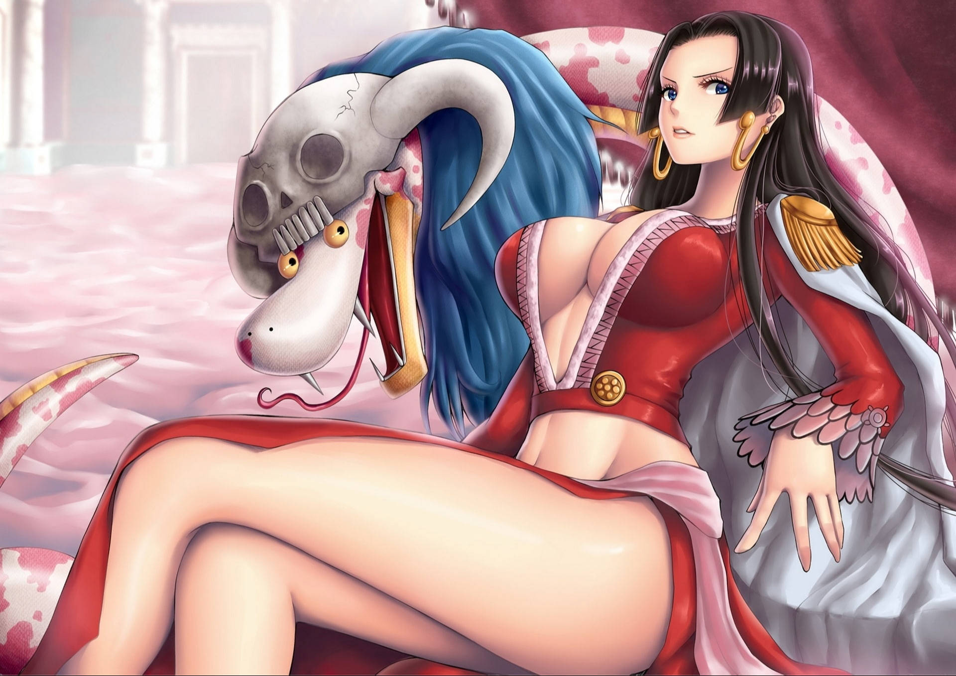 Sexy Anime 桌布 壁紙 — 一位身穿紅白服飾的女性坐在一個藍髮骷髏頭生物旁邊，背景為粉紅色紋理。