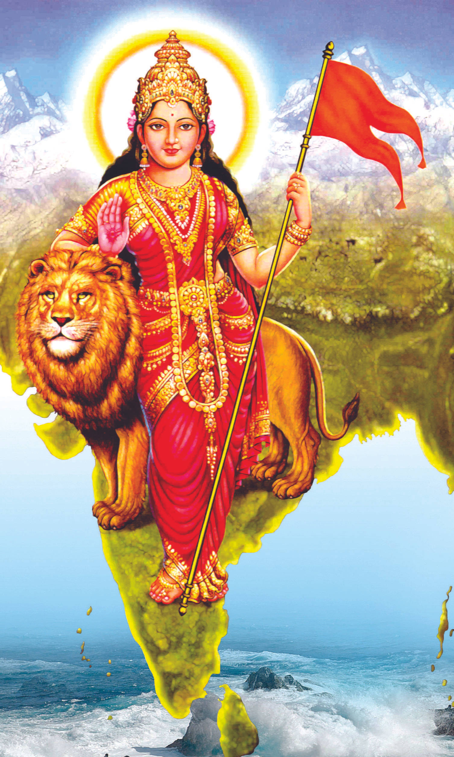 Mata Rani 桌布 壁紙 — 一位身穿紅金服飾的神聖女神坐在獅子上，手持紅旗，背景是山巒和耀眼的光環。