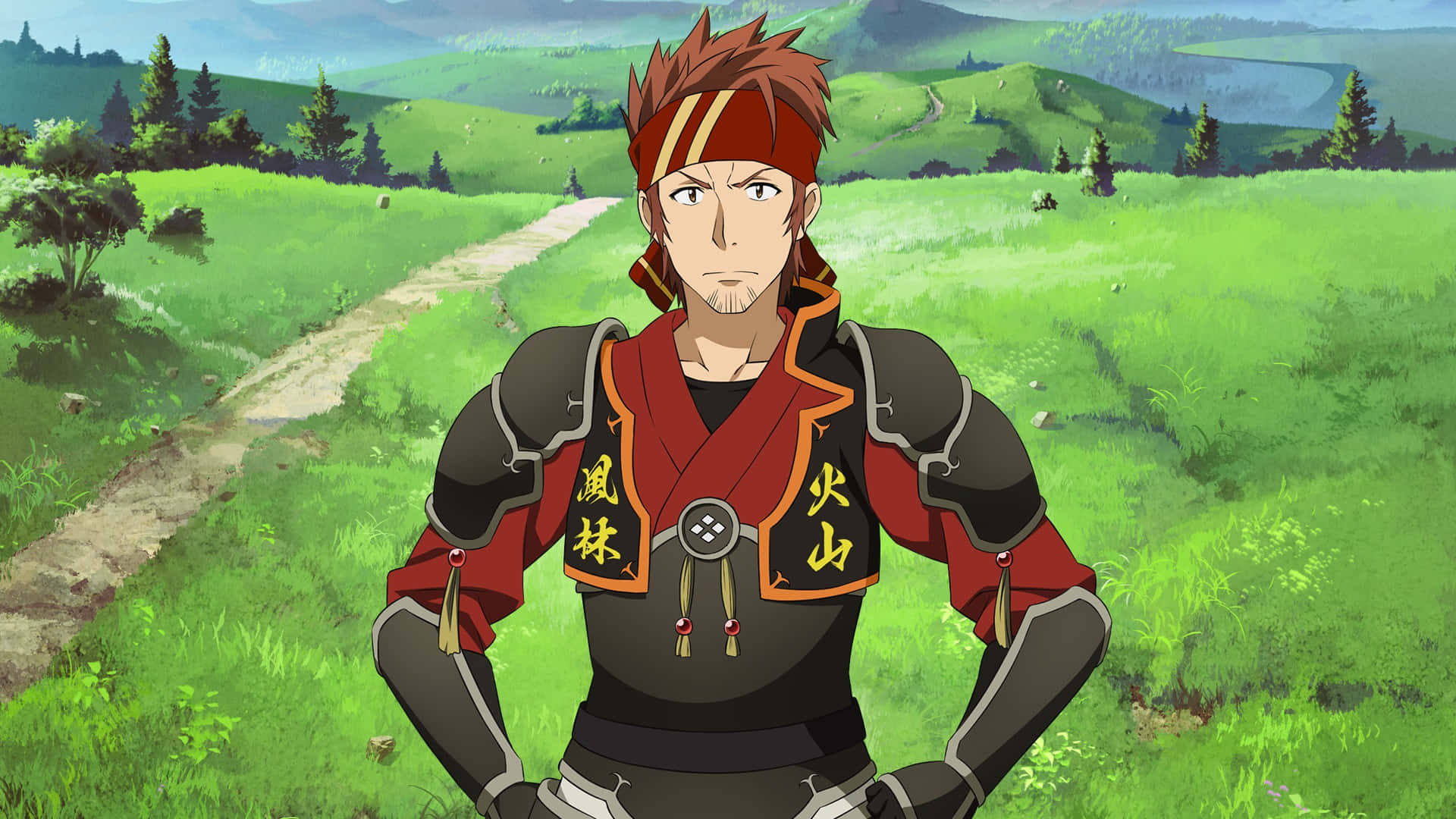 Ryoutarou Tsuboi 桌布 壁紙 — 一位身穿紅黑鎧甲的堅定動漫戰士，自信地站在晴朗天空下的草地山坡小徑上。