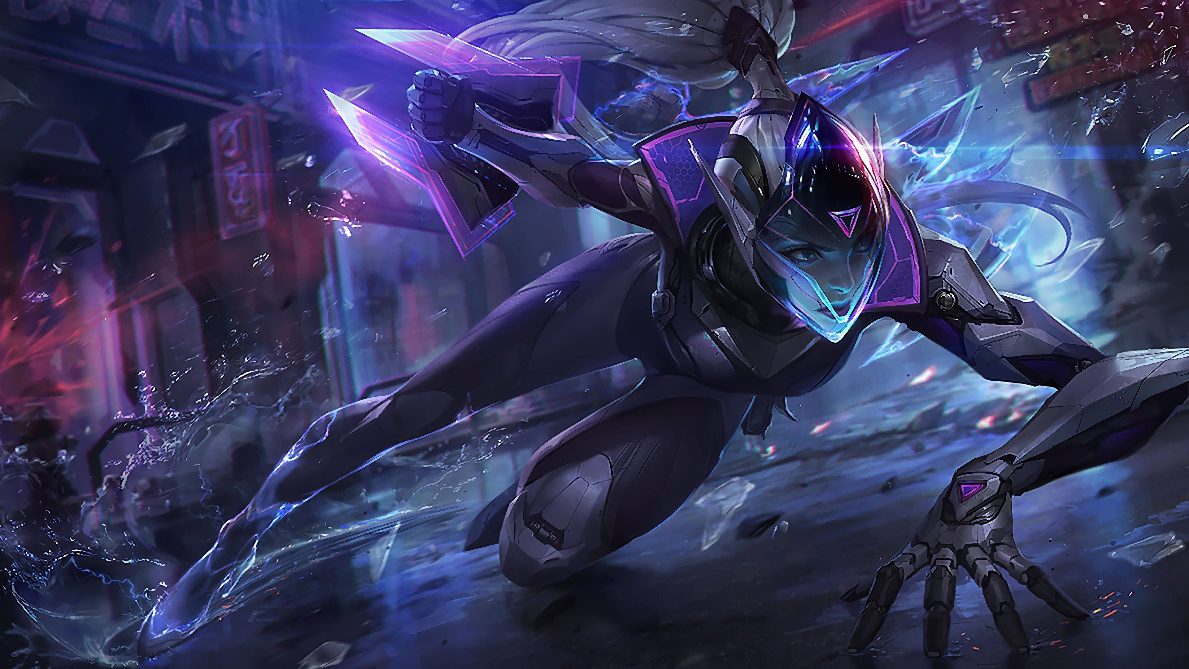 Lol 桌布 壁紙 — 一位身穿紫色和藍色盔甲的未來戰士，用發光的刀刃在充滿霓虹燈的賽博朋克小巷中揮砍。