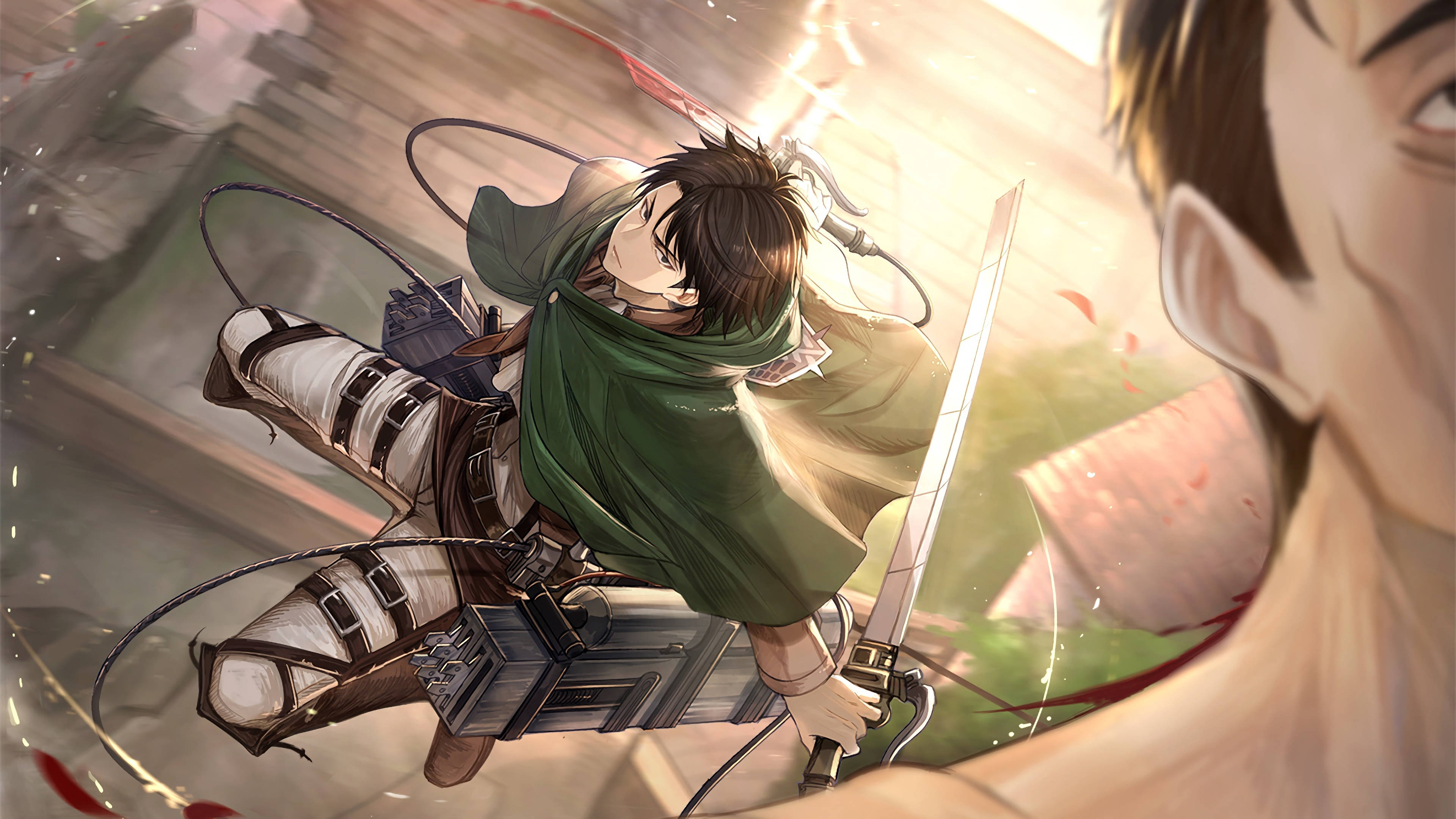 Levi 桌布 壁紙 — 一位身穿綠色斗篷和裝備的動漫戰士，在模糊的城市背景和動態動作線中於空中揮劍。