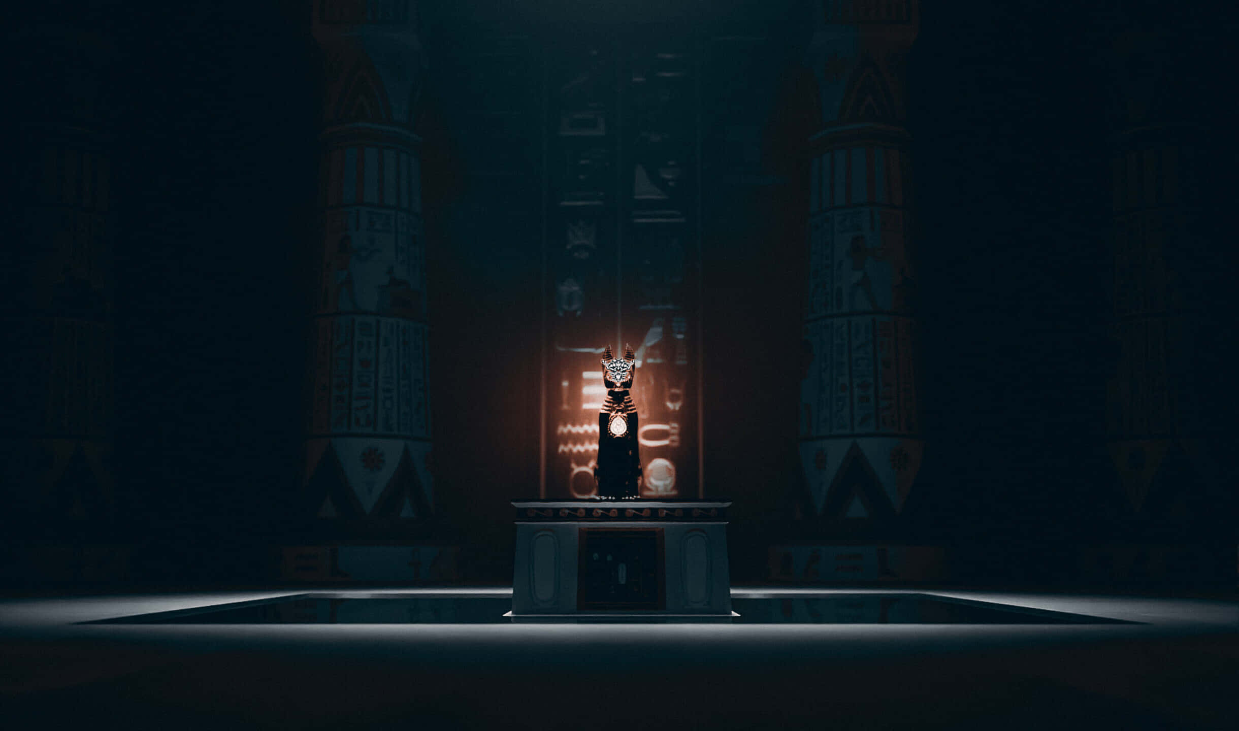 2440x1440 Bioshock Infinite 桌布 壁紙 — 一位身穿華麗王冠和長袍的威嚴人物，在一個黑暗的埃及神廟內，站在有象形文字覆蓋的柱子的基座上，被照亮。