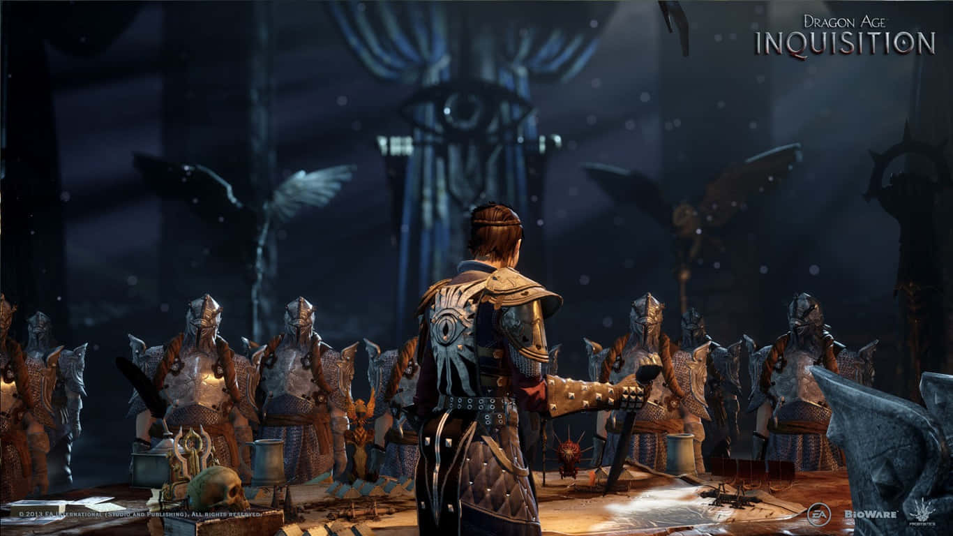 1366x768 Dragon Age Inquisition 桌布 壁紙 — 一位身穿華麗盔甲的戰士站在一群裝甲人物面前，在一個昏暗神秘的房間裡，上方有一個迫在眉睫的眼睛符號。
