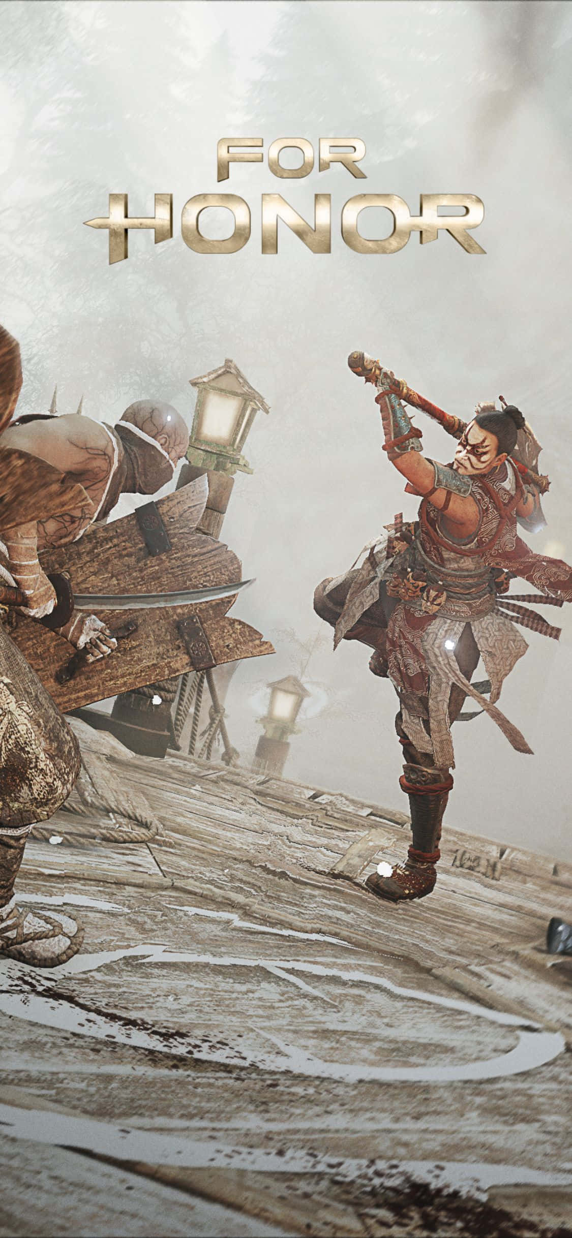 iPhone Xs For Honor 桌布 壁紙 — 一位身穿華麗盔甲的武士戰士在霧氣瀰漫的背景和發光燈籠中，在木製碼頭上躍入戰鬥。