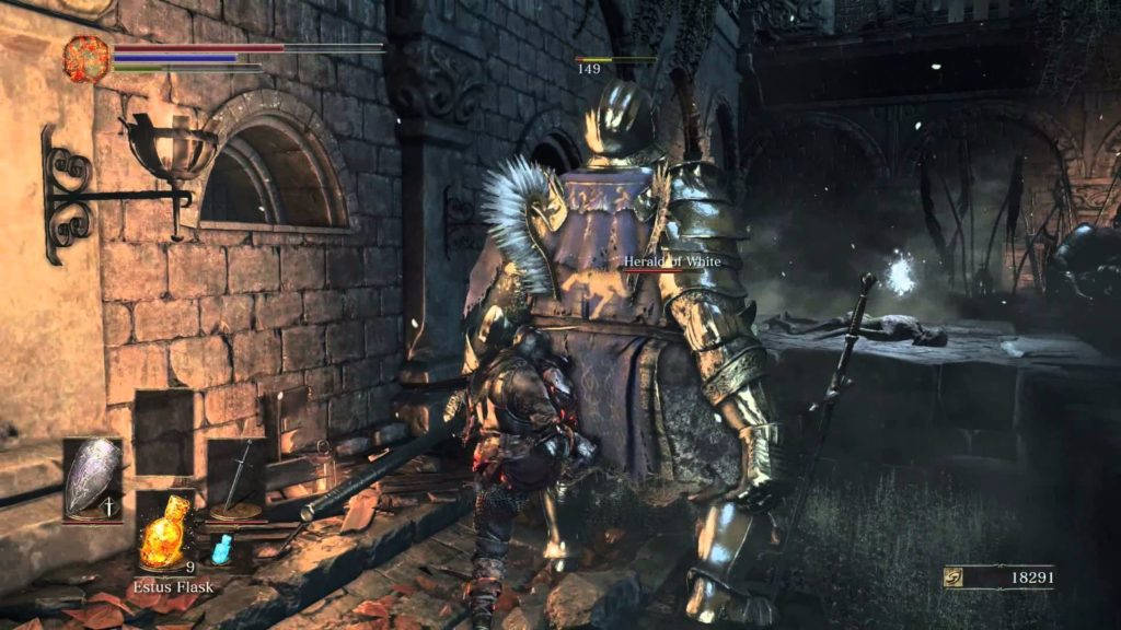 dark souls 4K 桌布 壁紙 — 一位身穿華麗銀色盔甲的騎士站在哥德式城堡昏暗的石頭走廊中，面對著一位身穿暗色裝備的玩家角色。