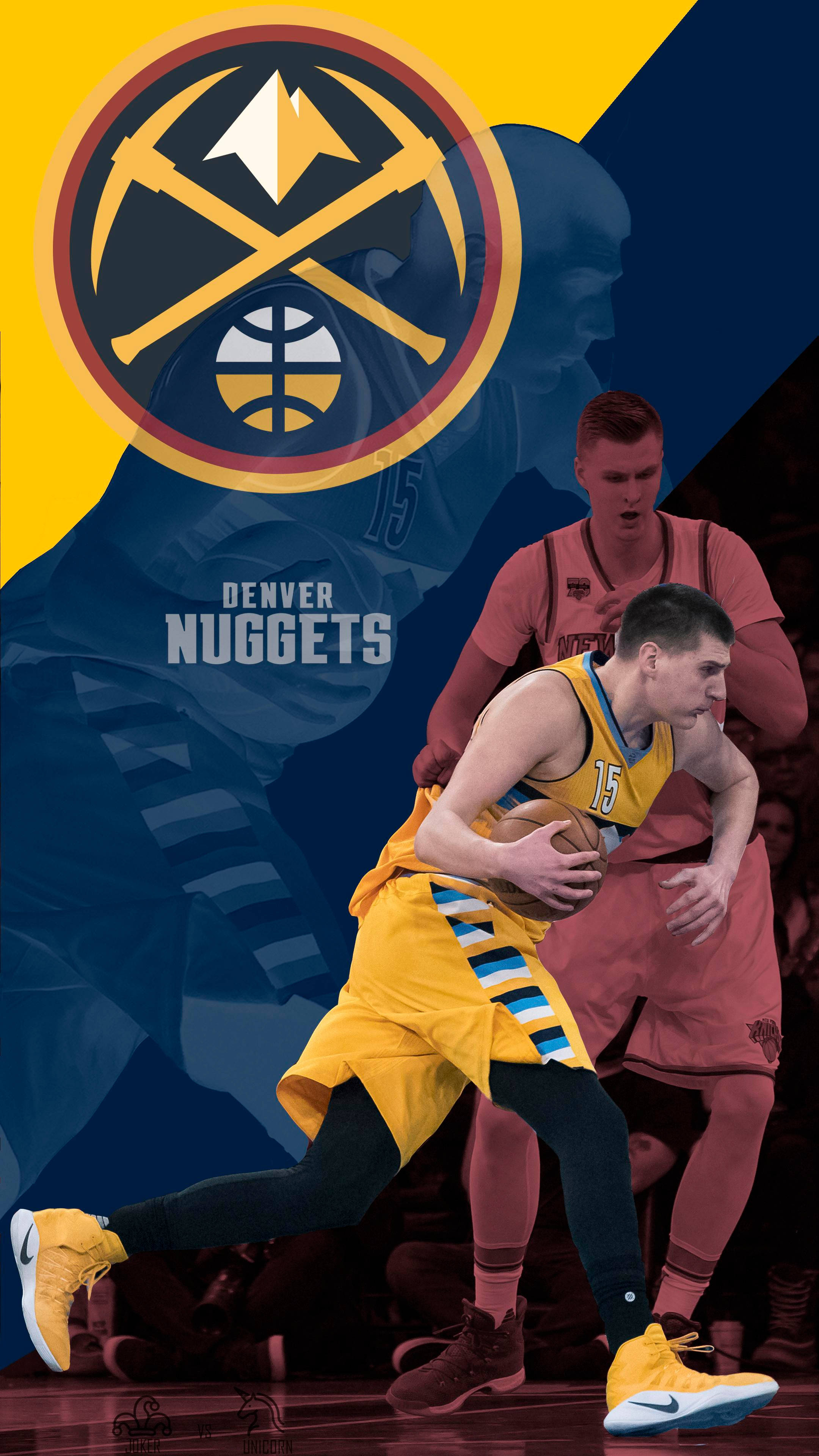 Jokic 桌布 壁紙 — 一位身穿黃色球衣的丹佛金塊籃球運動員在明亮的場館燈光下運球越過防守者。