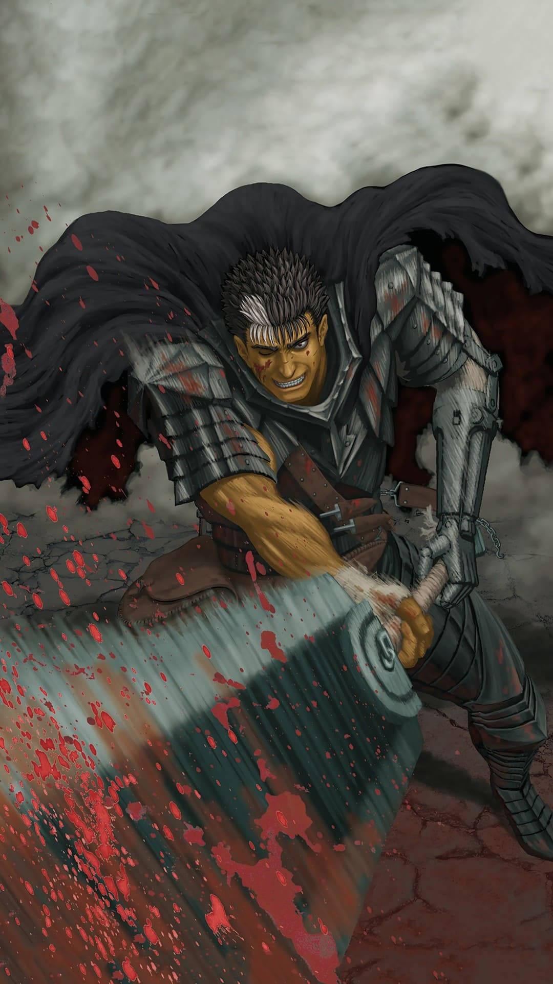 Berserk Guts 桌布 壁紙 — 一位身穿黑色斗篷的兇猛裝甲戰士，在暴風雨的灰色天空下，揮舞著一把巨大的斧頭，濺起血花。