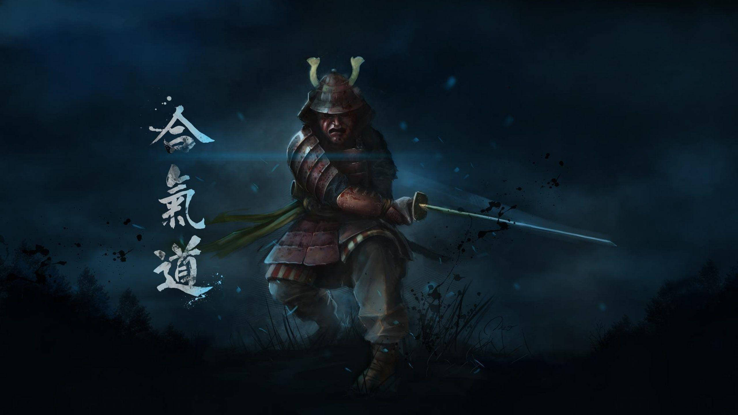 Samurai Art 桌布 壁紙 — 一位身穿黑色鎧甲的武士戰士，在暴風雨的夜空下，手持發光的劍，附近漂浮著日文字元。