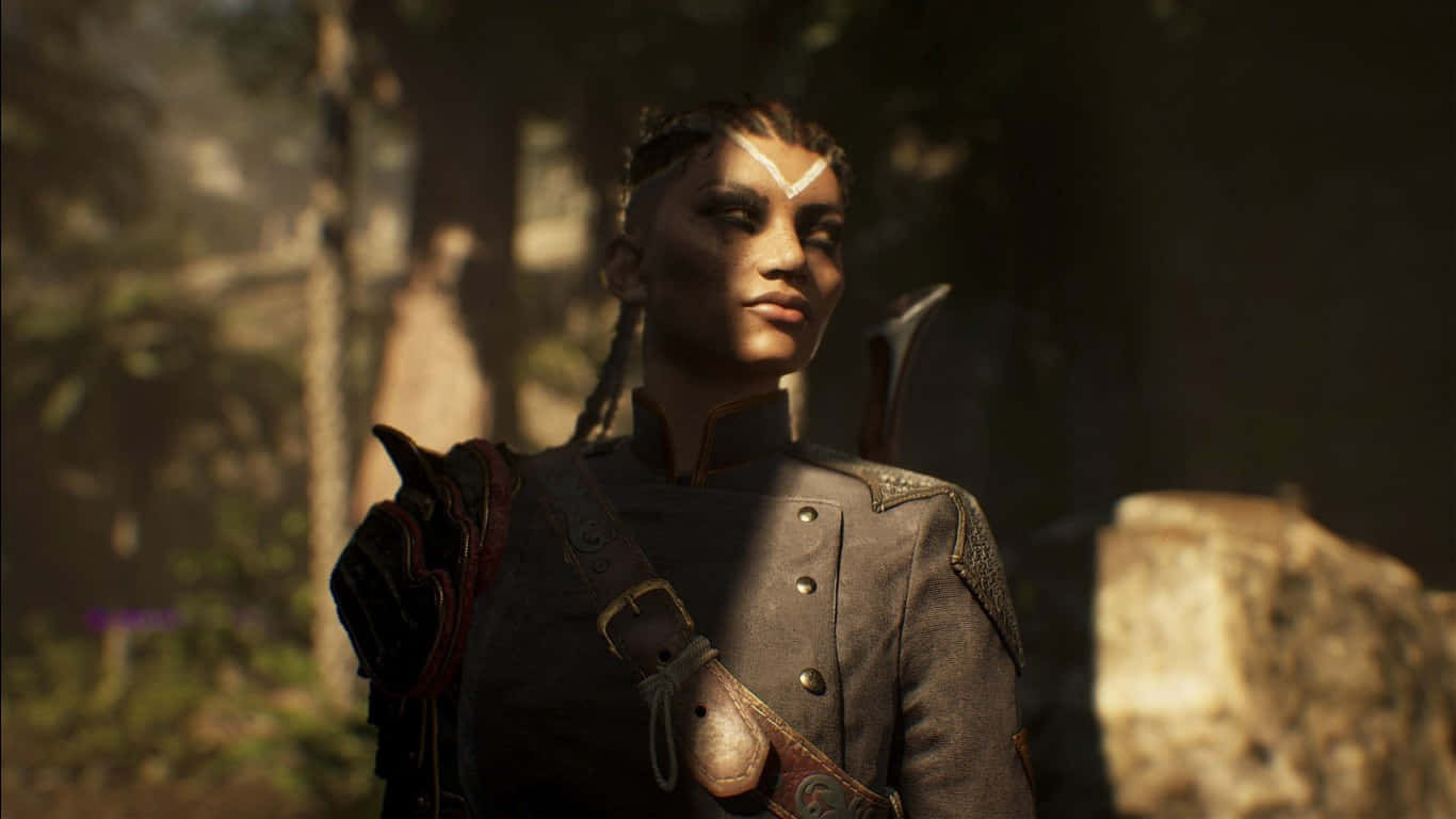 1366x768 Dragon Age Inquisition 桌布 壁紙 — 一位辮子頭髮、臉上帶有白色標記的戰士，站在陽光照耀的森林中，身穿精細的盔甲，腰間佩劍。