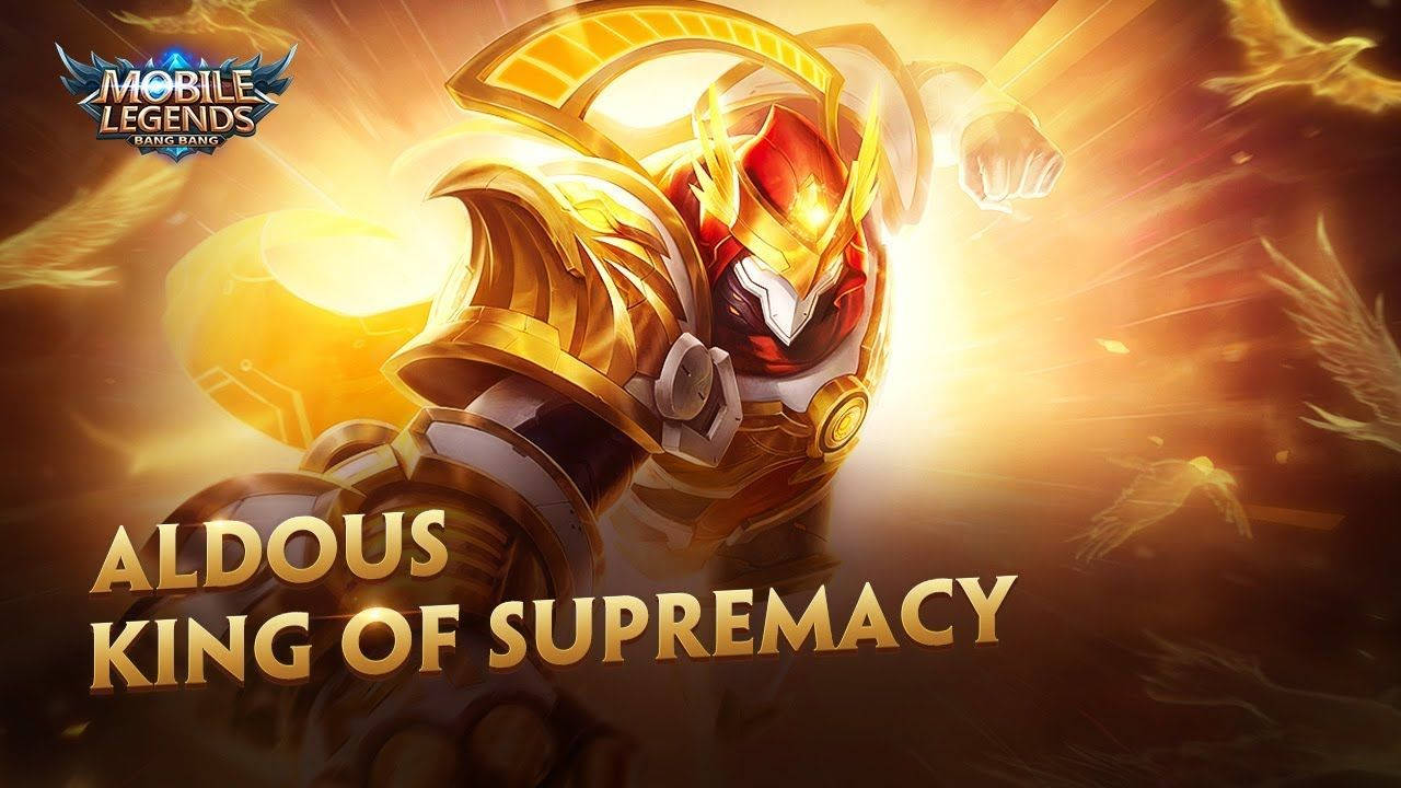Mobile Legends 動態圖 桌布 壁紙 — 一位金色裝甲英雄，帶有紅色和白色面罩，在燦爛的橙色和黃色爆炸背景中向前衝刺。