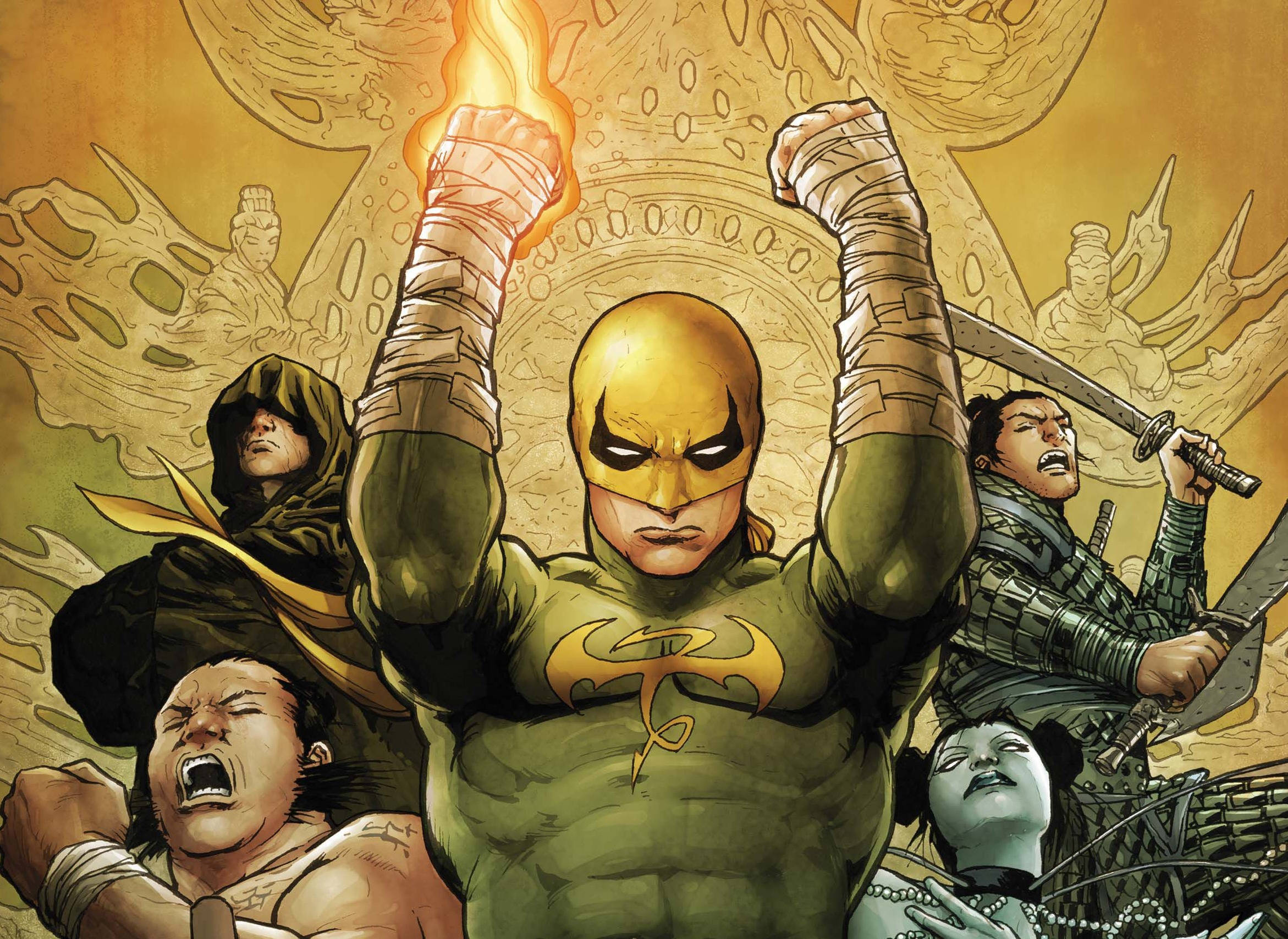 Comics 桌布 壁紙 — 一位金色面具英雄舉起火焰拳頭，戰士們在他周圍戰鬥，構成一個動態的漫畫場景。