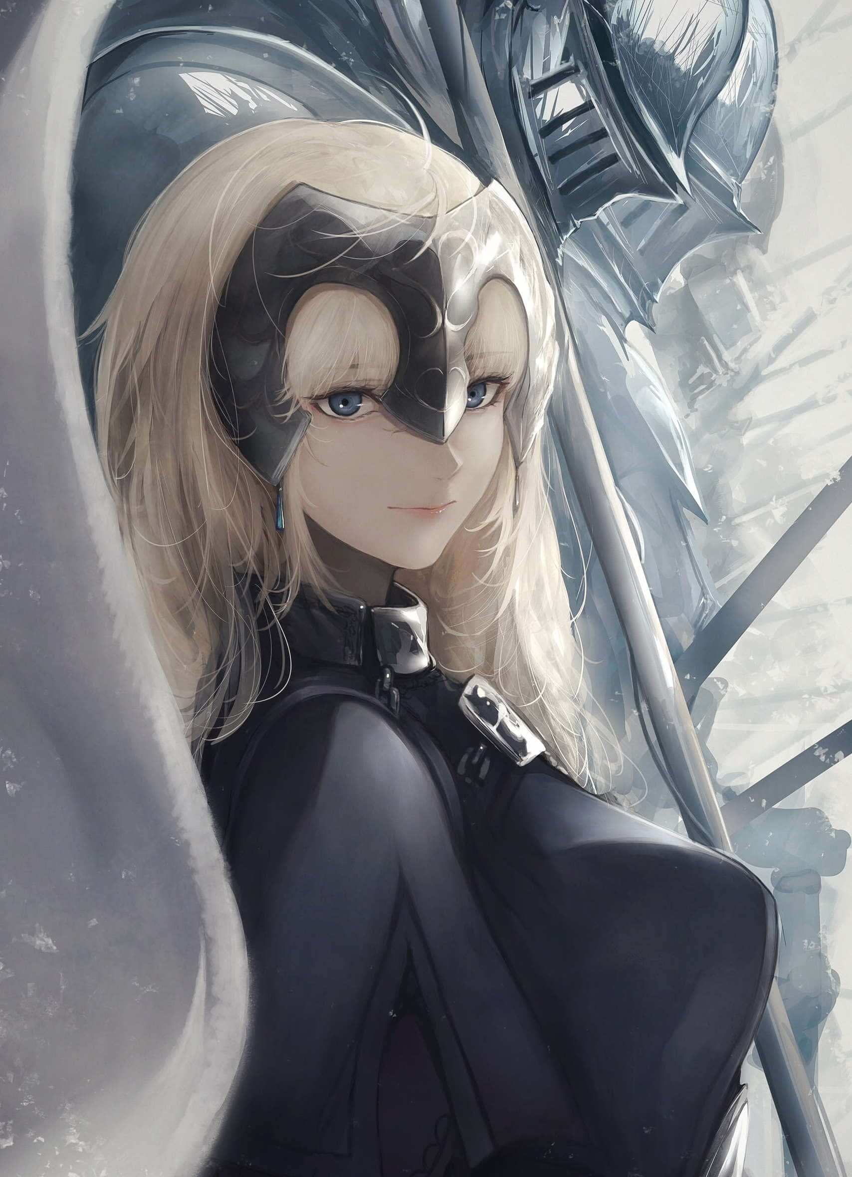 Fate/Grand Order 桌布 壁紙 — 一位金髮動漫女孩，戴著黑色面具和未來風格的盔甲，在金屬背景下溫柔地凝視。