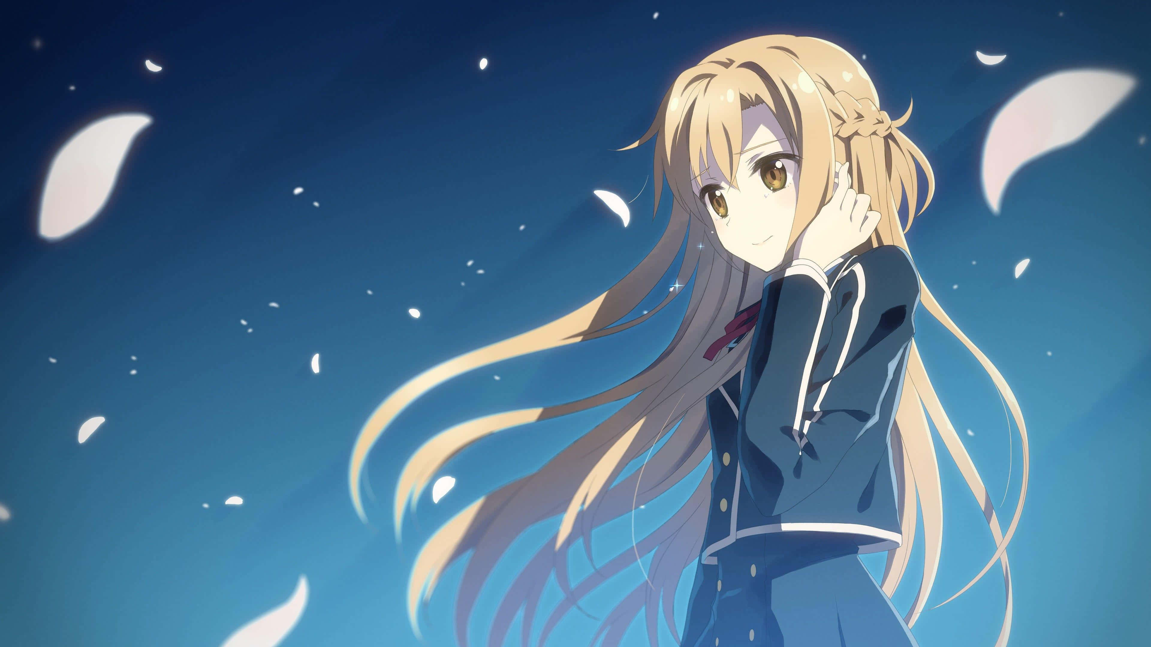Yuuki Asuna 桌布 壁紙 — 一位金髮動漫少女穿著校服，在暮色藍天下櫻花瓣飄舞時溫柔微笑。