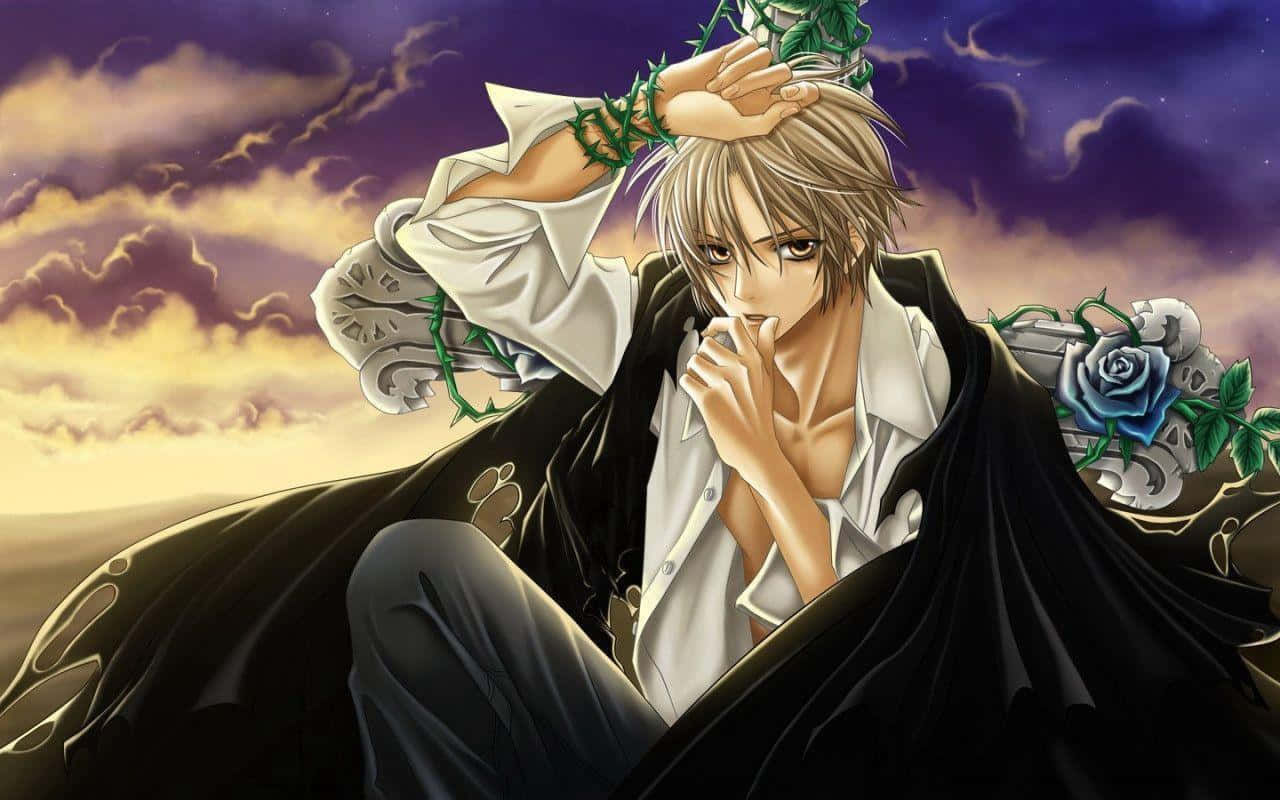 Cute Anime Boys 桌布 壁紙 — 一位金髮動漫男性，身穿黑色斗篷和白色襯衫，在帶有紫色雲朵和藍色玫瑰的暮色天空下沉思地坐著。