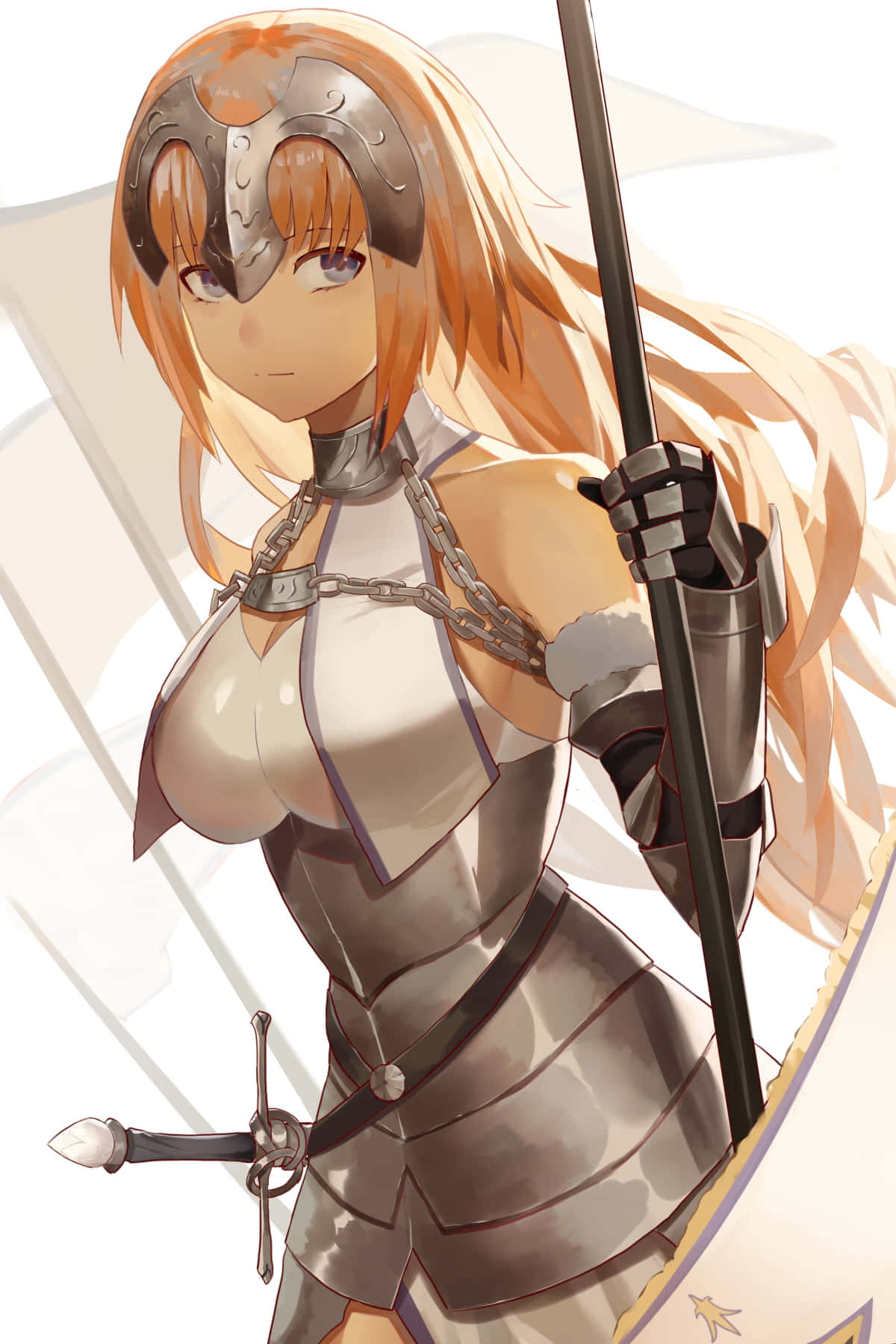 Fate/Grand Order 桌布 壁紙 — 一位金髮動漫騎士穿著精緻的銀色盔甲，手持長矛，在明亮的白色背景下帶著平靜自信的眼神。