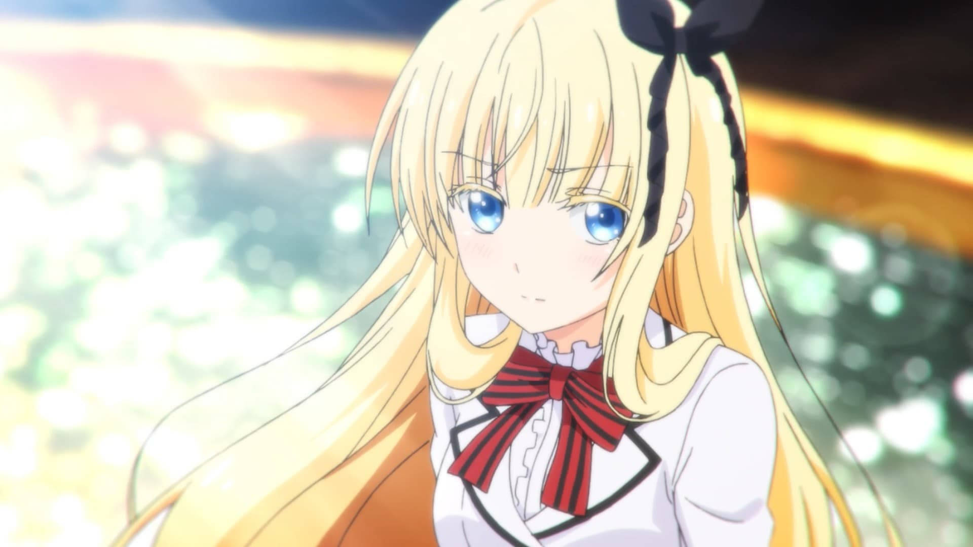 boarding school juliet 桌布 壁紙 — 一位金髮藍眼、戴著紅色蝴蝶結的動漫少女，在發光的散景背景下溫柔地凝視著。