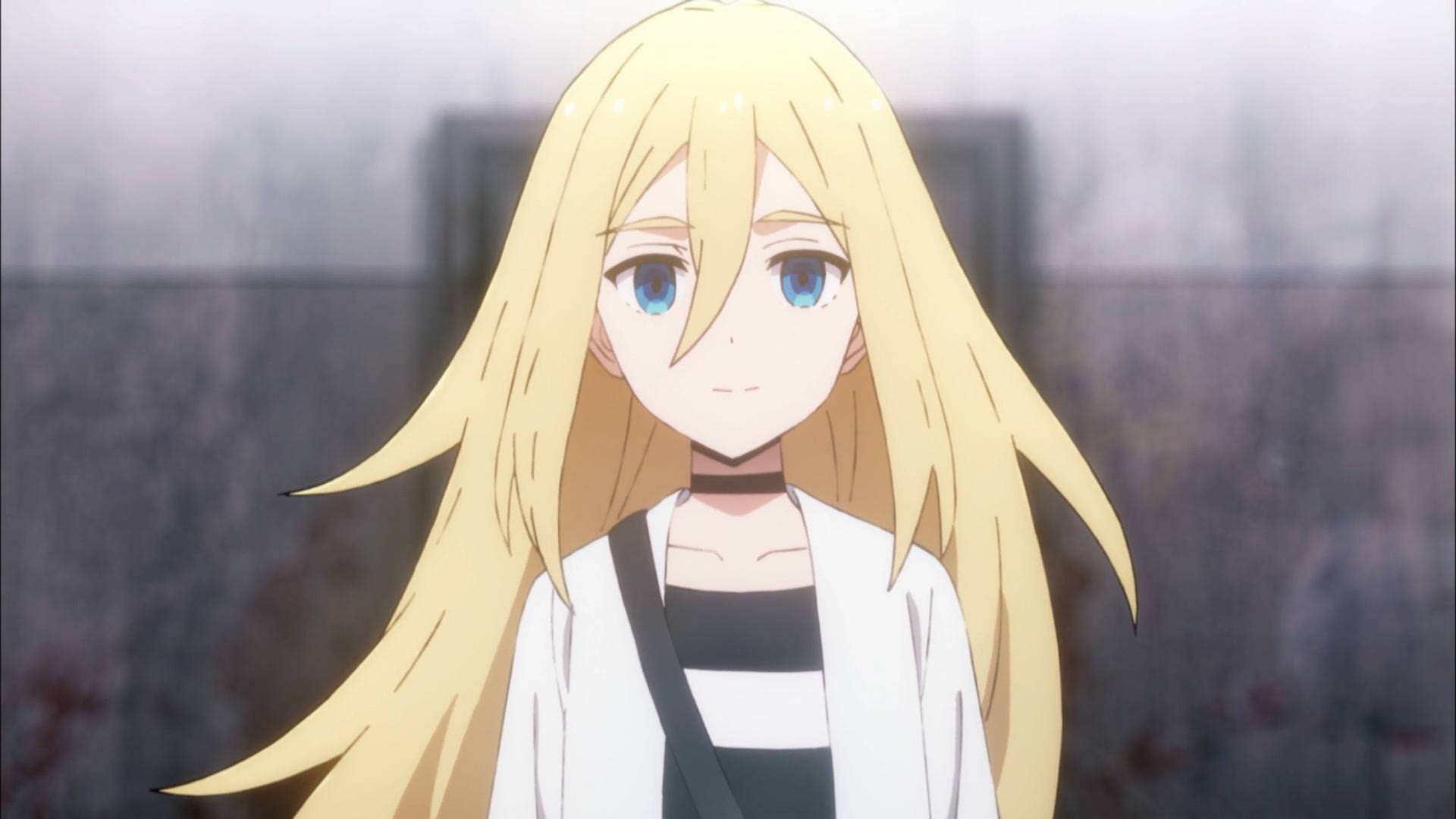 Angels Of Death 桌布 壁紙 — 一位金髮藍眼的動漫女孩，戴著黑色頸鍊，在模糊的灰色背景前平靜地凝視著觀眾。
