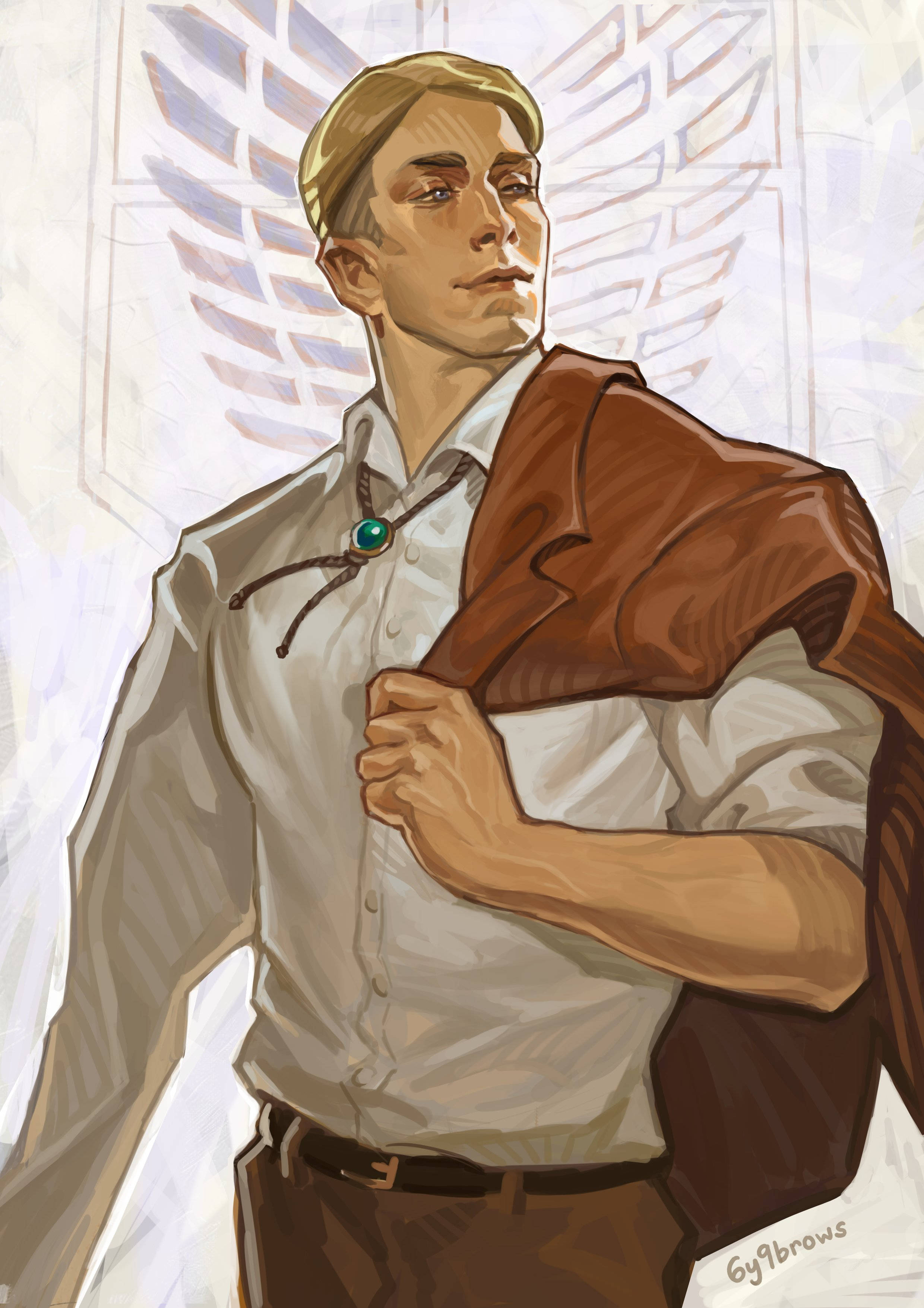 Erwin 桌布 壁紙 — 一位金髮青年身穿白色襯衫外搭棕色外套，自信地站著，戴著綠色吊墜項鍊，身後有一個大型有翼徽章。