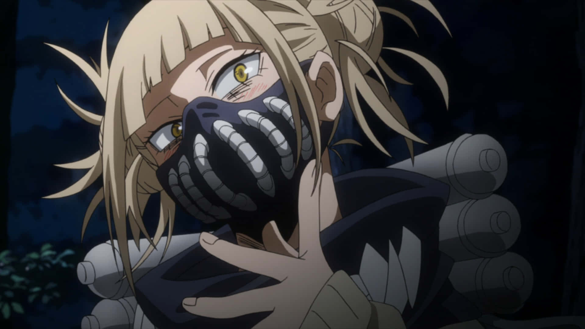 Himiko Toga Aesthetic 桌布 壁紙 — 一位金髮黃眼睛的動漫女孩戴著帶牙齒的黑色面具，在黑暗的夜晚場景中手持武器。